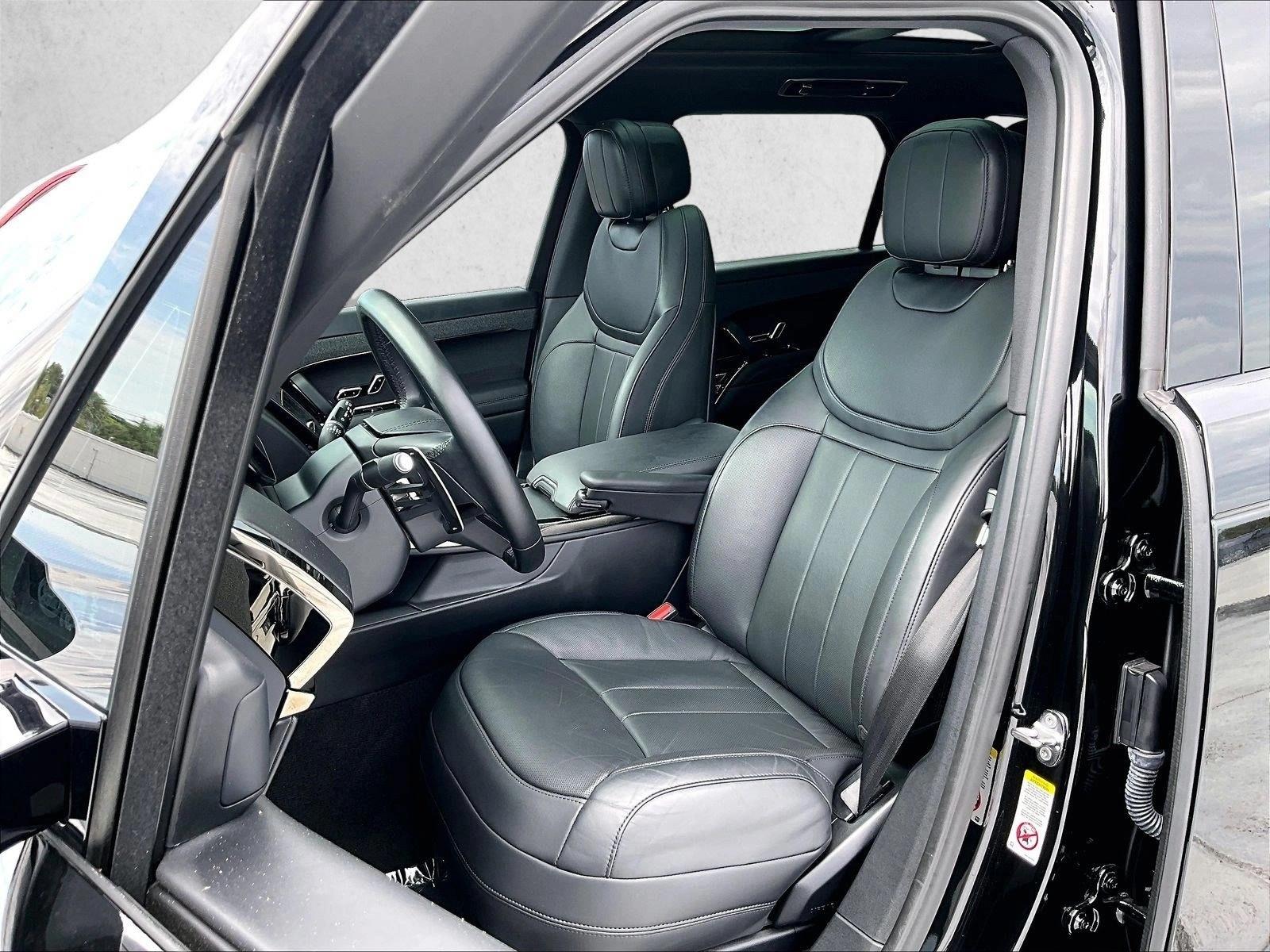 Used 2024 Black Land Rover Dynamic SE image 27
