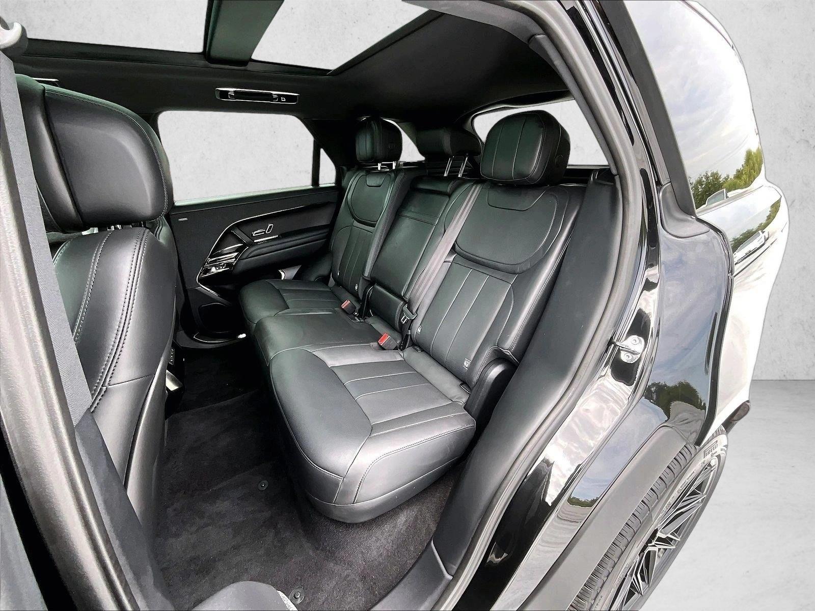 Used 2024 Black Land Rover Dynamic SE image 28