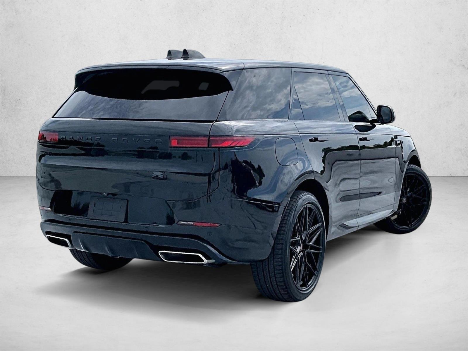 Used 2024 Black Land Rover Dynamic SE image 2