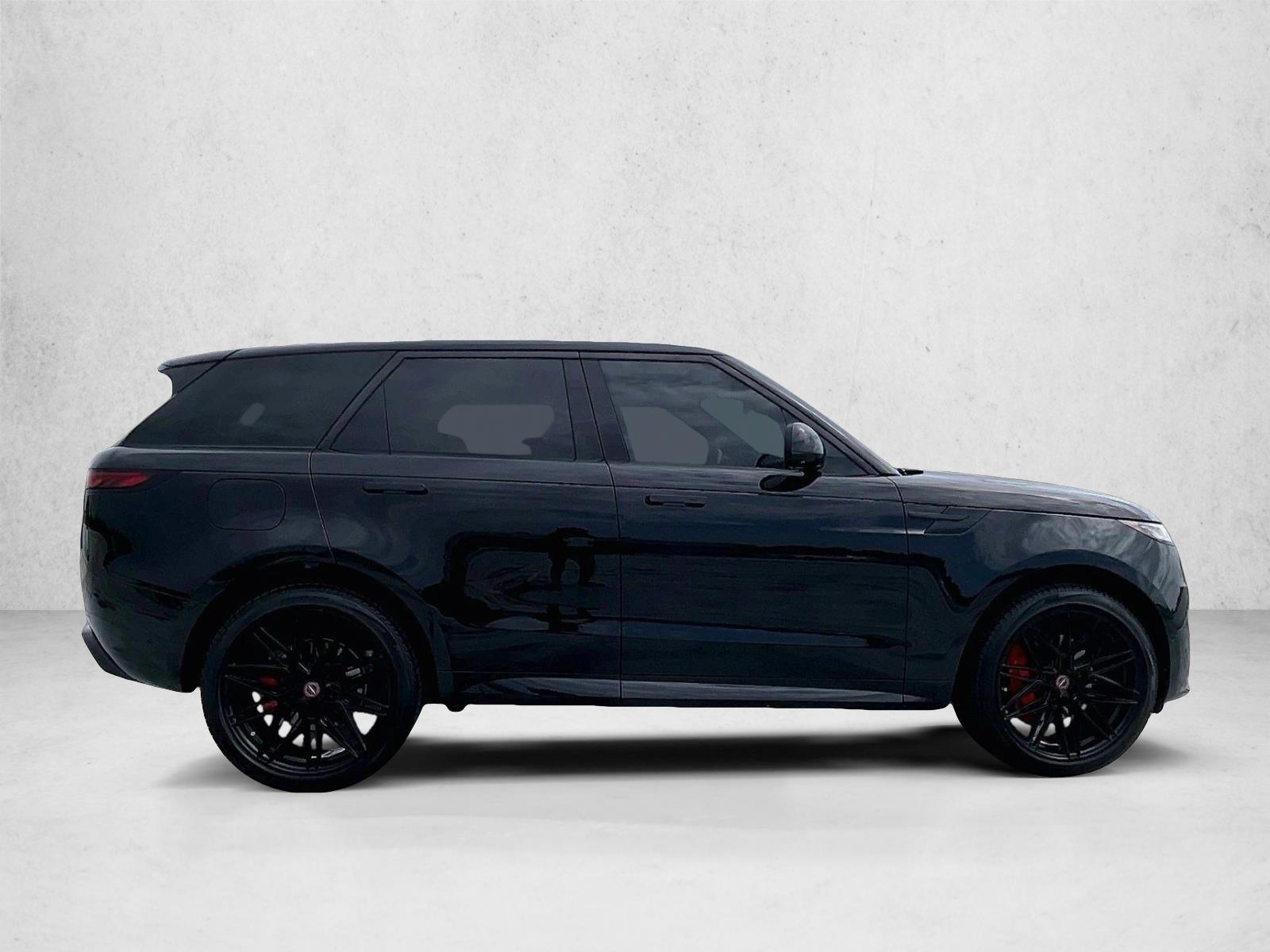 Used 2024 Black Land Rover Dynamic SE image 5