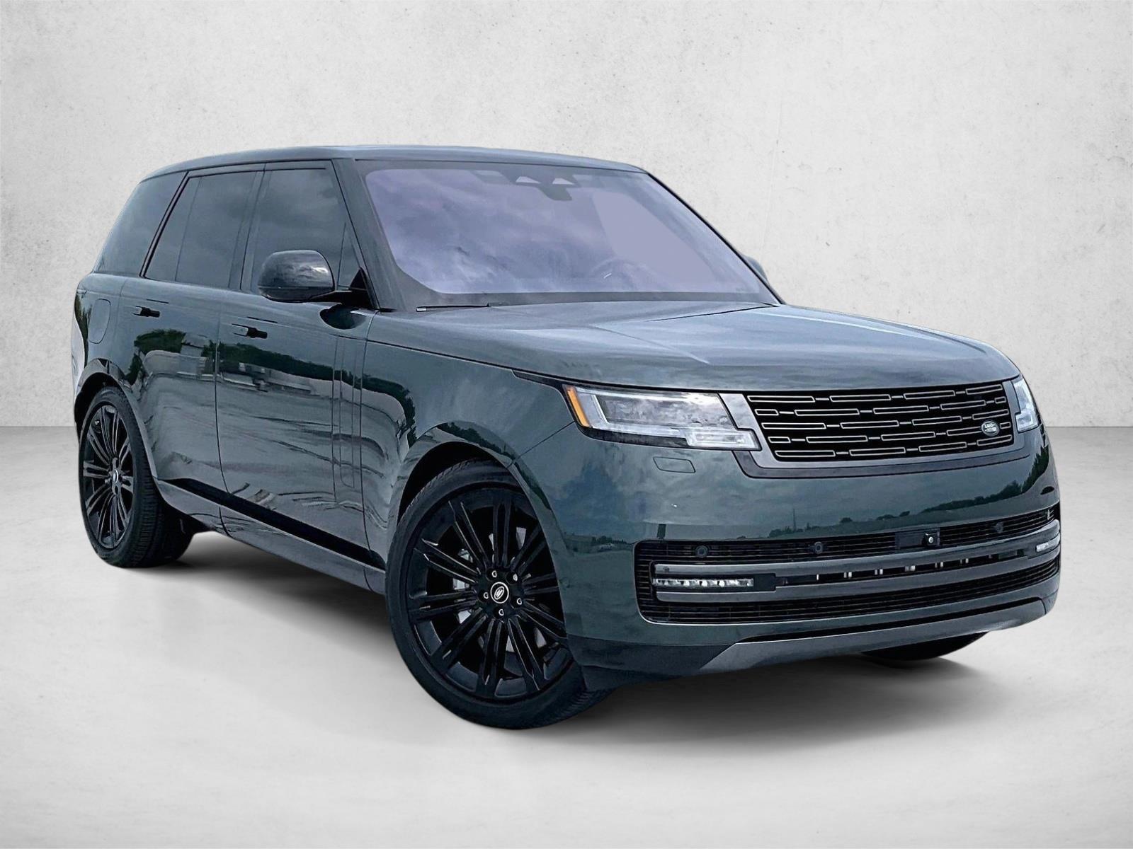 Used 2023 Gray Land Rover SE image 12