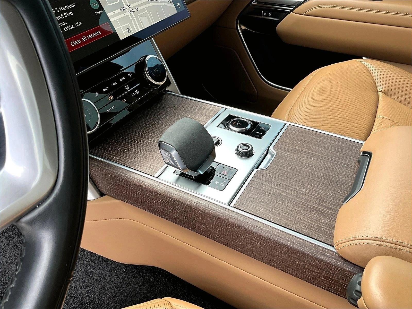 Used 2023 Gray Land Rover SE image 15