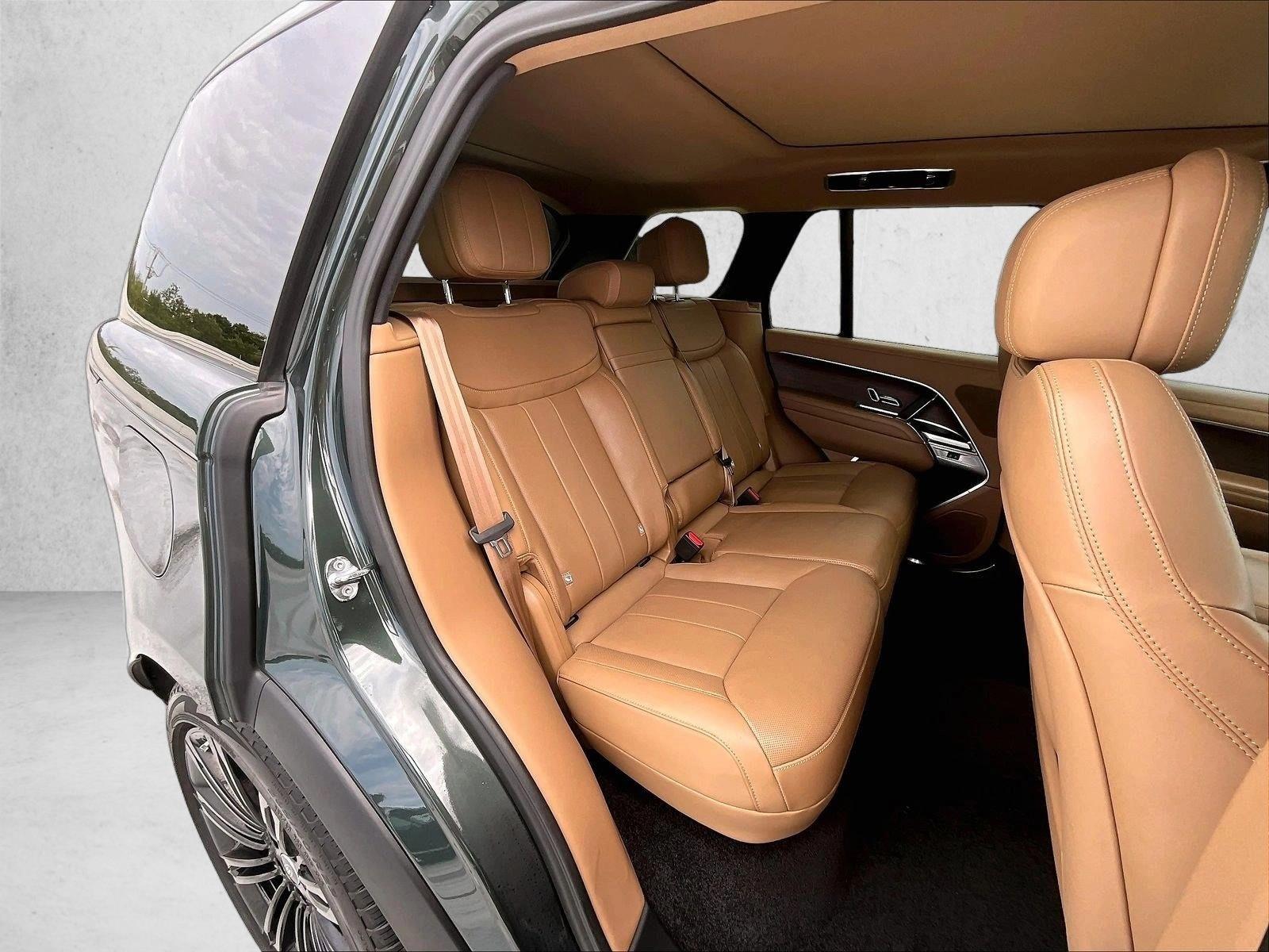 Used 2023 Gray Land Rover SE image 29