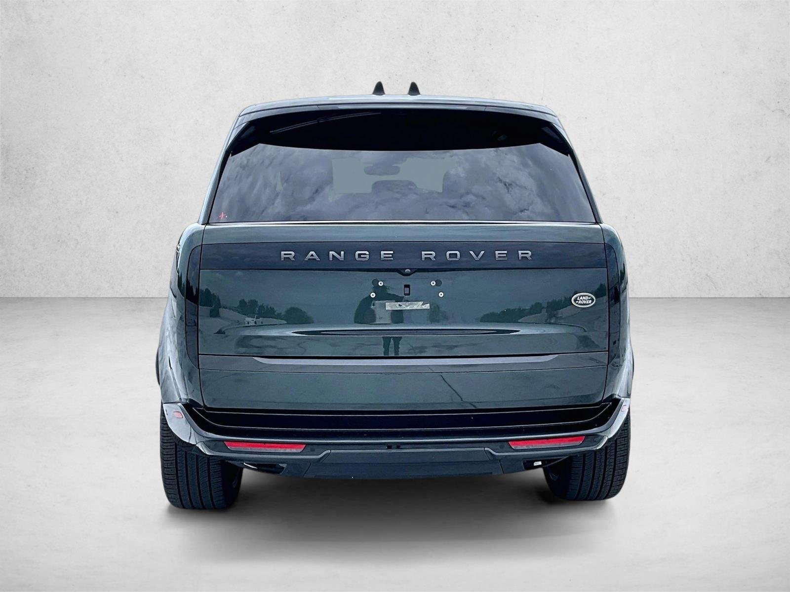Used 2023 Gray Land Rover SE image 4