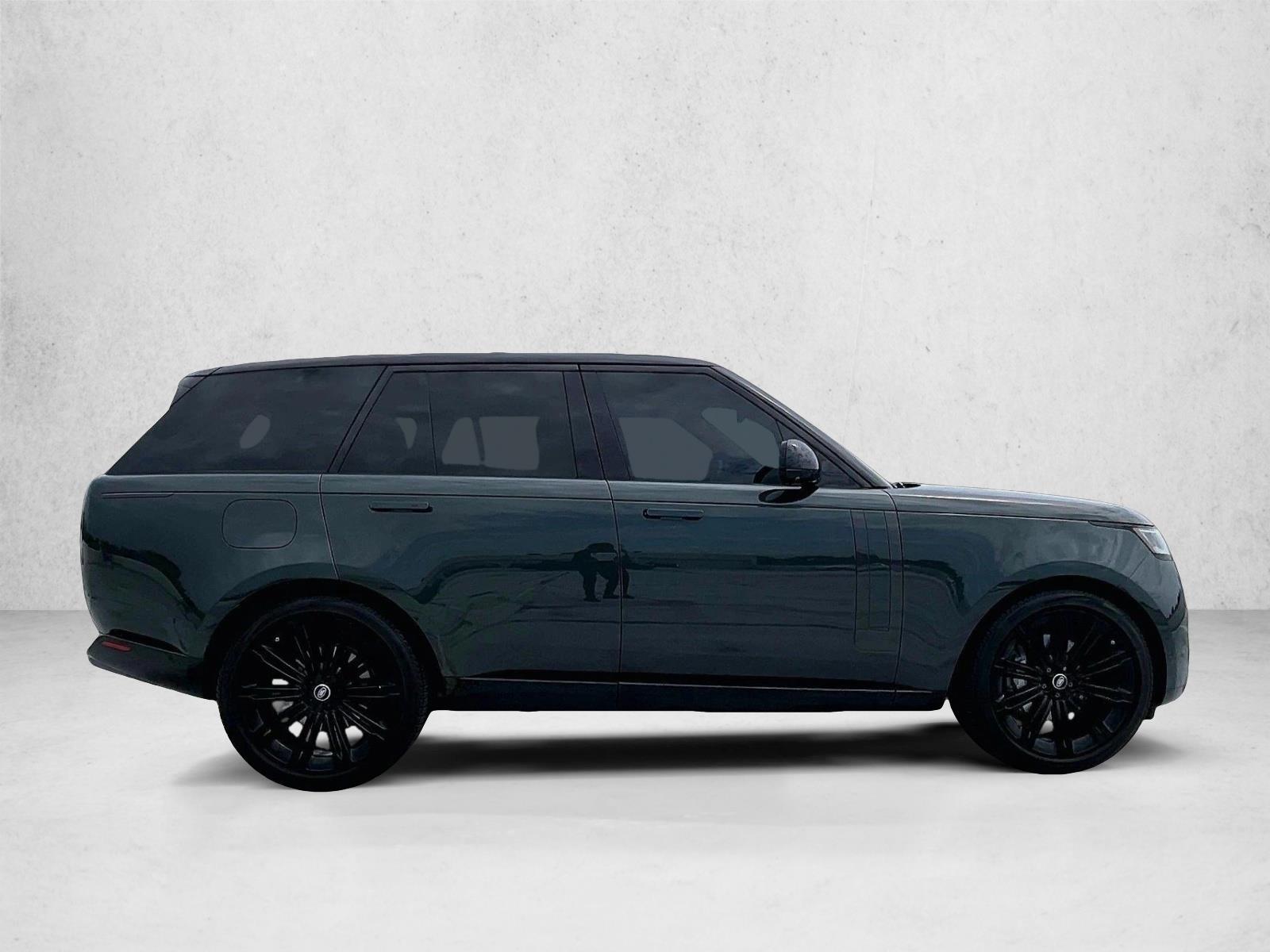 Used 2023 Gray Land Rover SE image 5