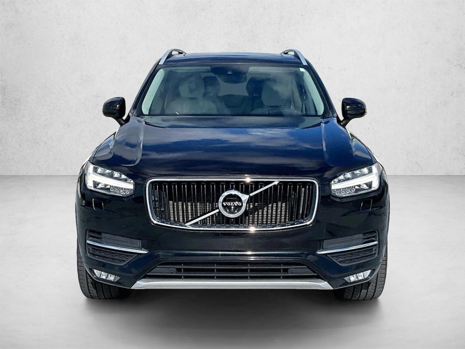 Used 2019 Onyx Black Metallic Volvo Momentum image 3