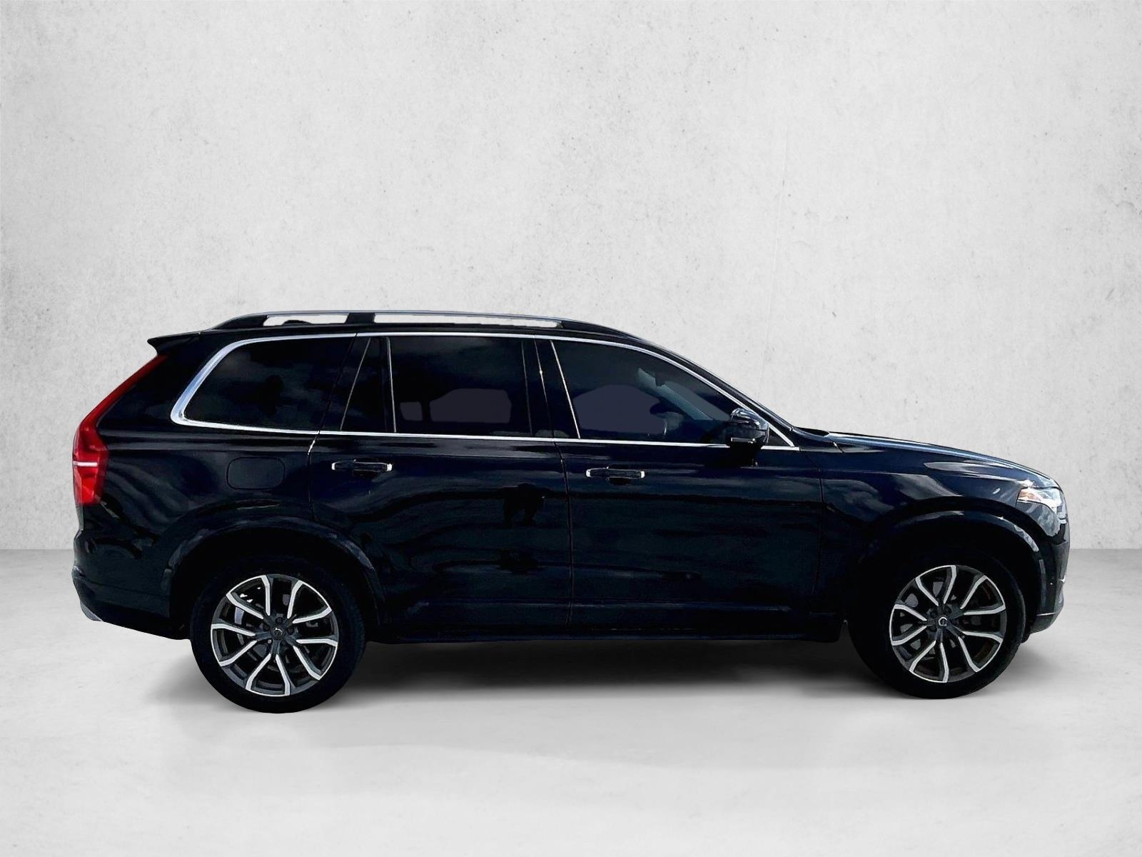 Used 2019 Onyx Black Metallic Volvo Momentum image 5