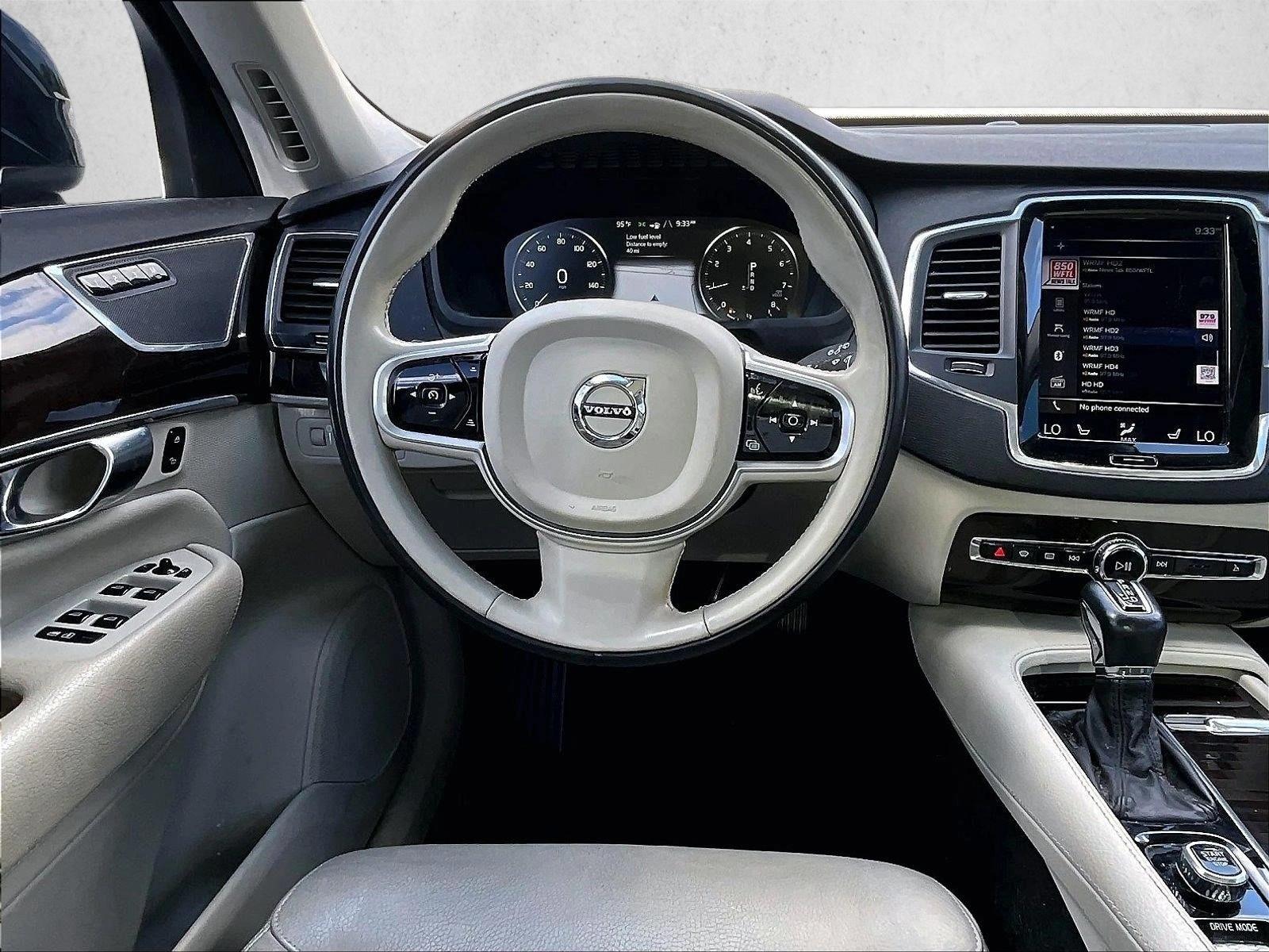 Used 2019 Onyx Black Metallic Volvo Momentum image 7