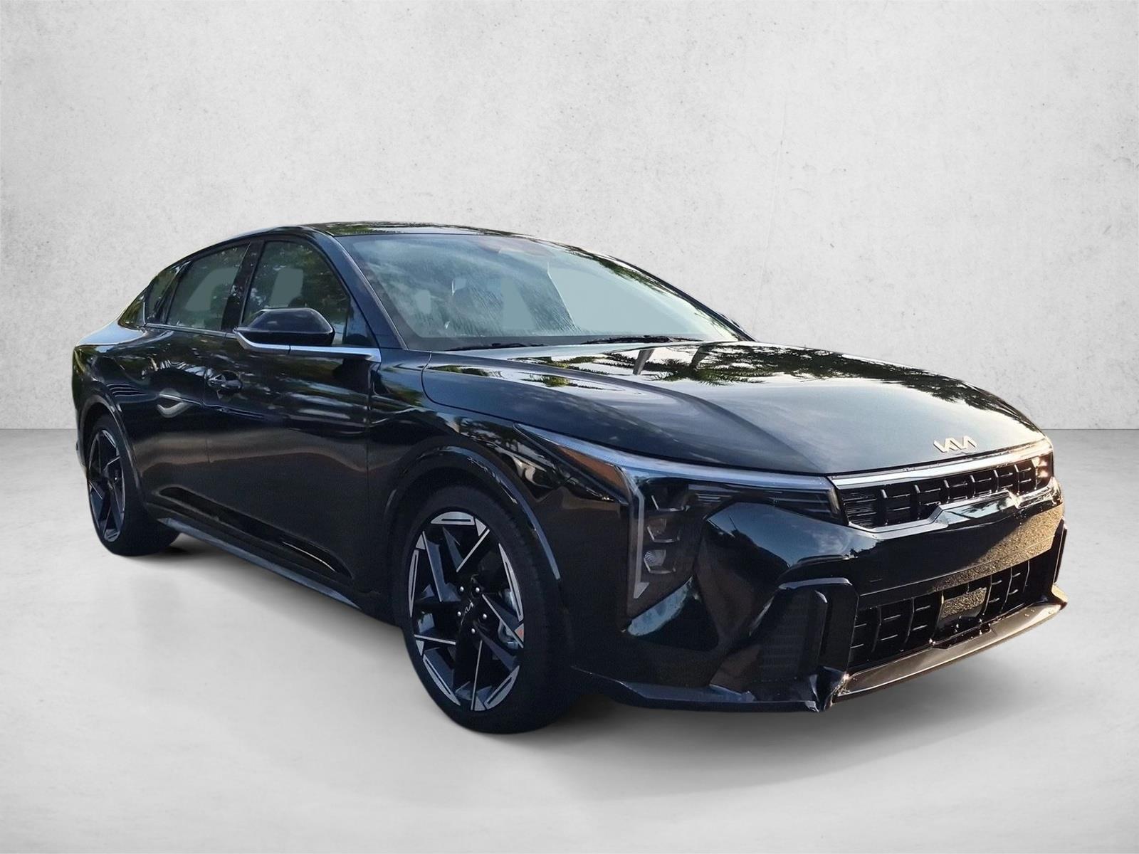 Used 2026 Aurora Black Pearl Kia GT-Line image 3