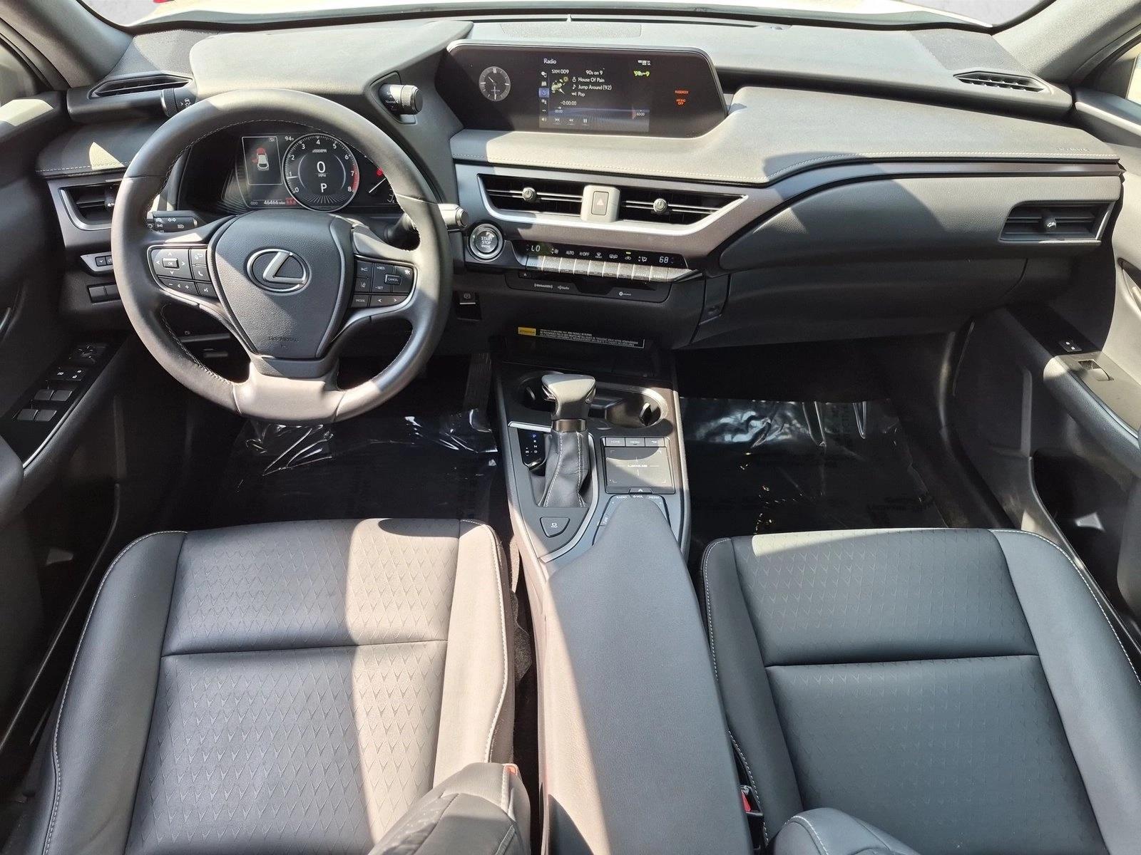 Used 2022 Eminent White Pearl Lexus UX 200 image 17