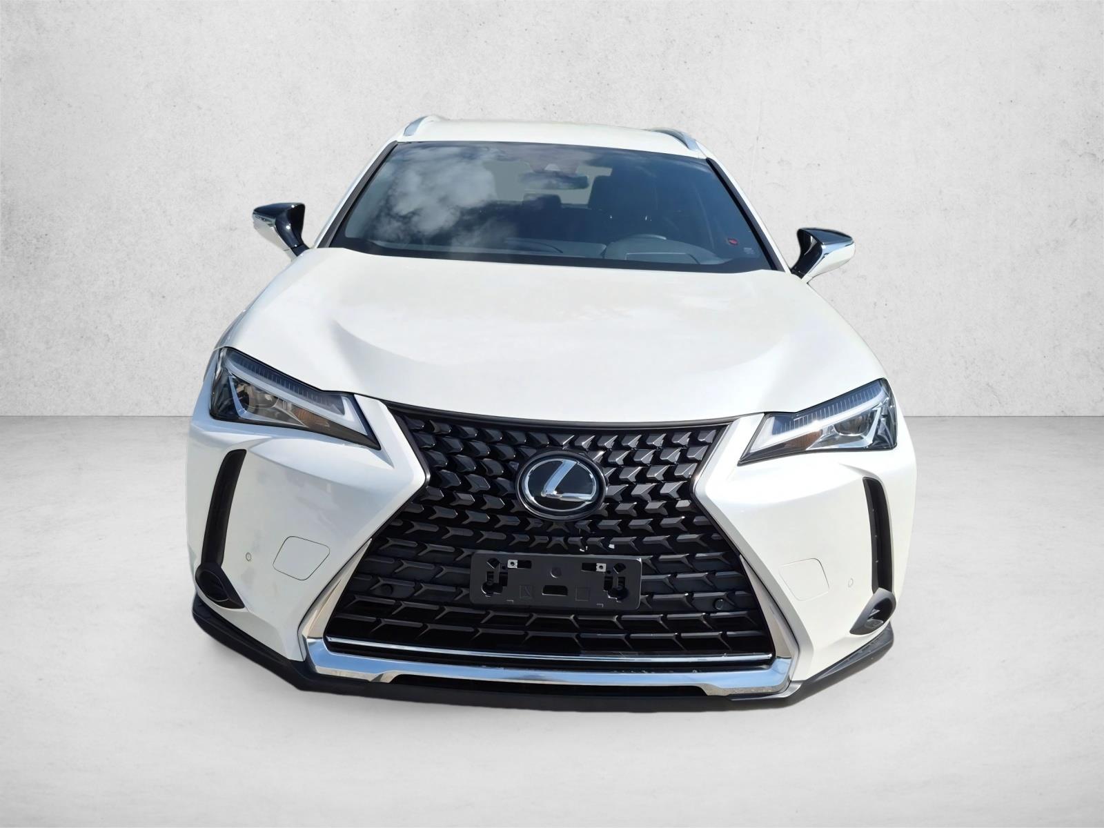 Used 2022 Eminent White Pearl Lexus UX 200 image 2