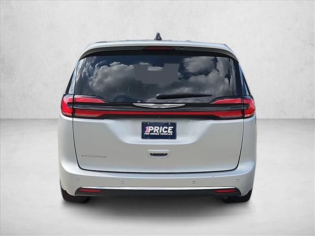 View vehicle photo 7