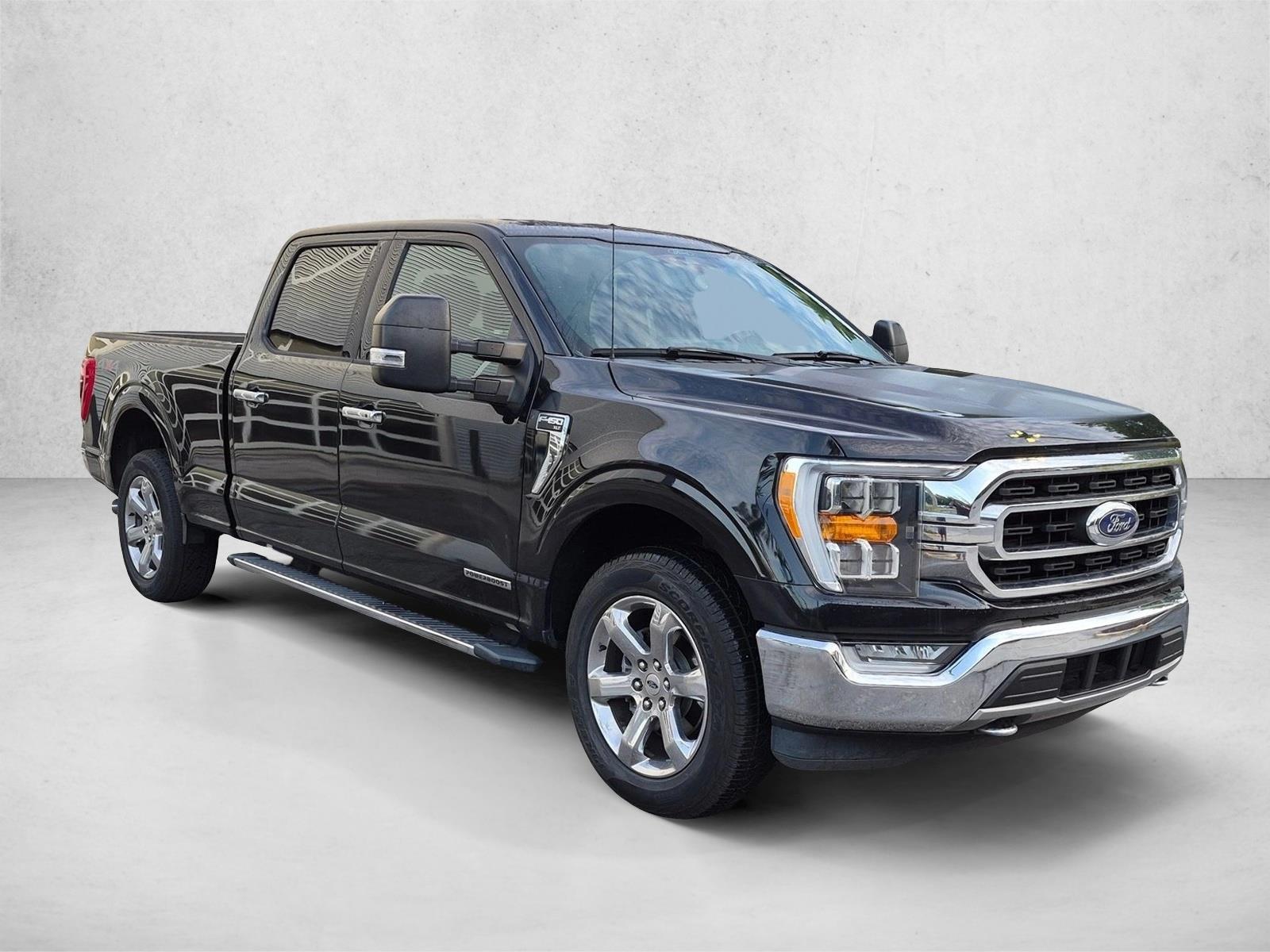 Used 2021 Agate Black Metallic Ford XLT image 3