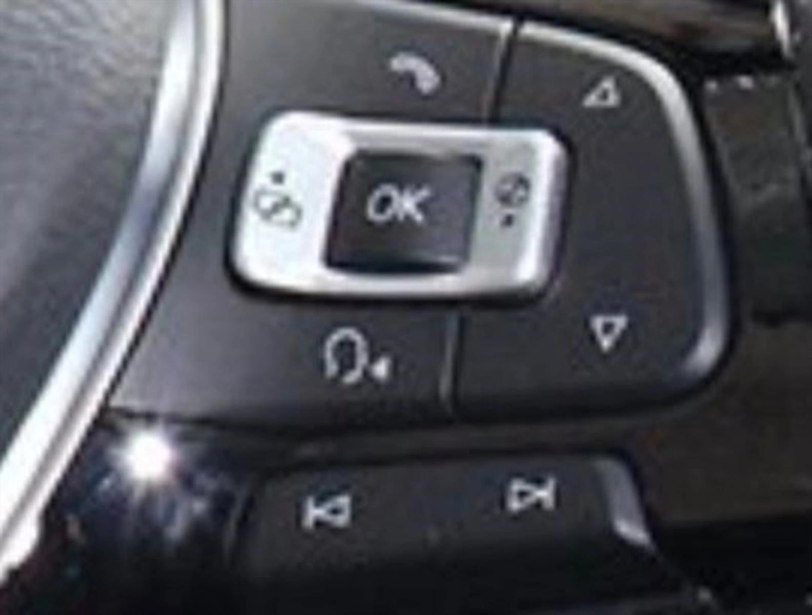 Used 2021 Black Volkswagen S image 20