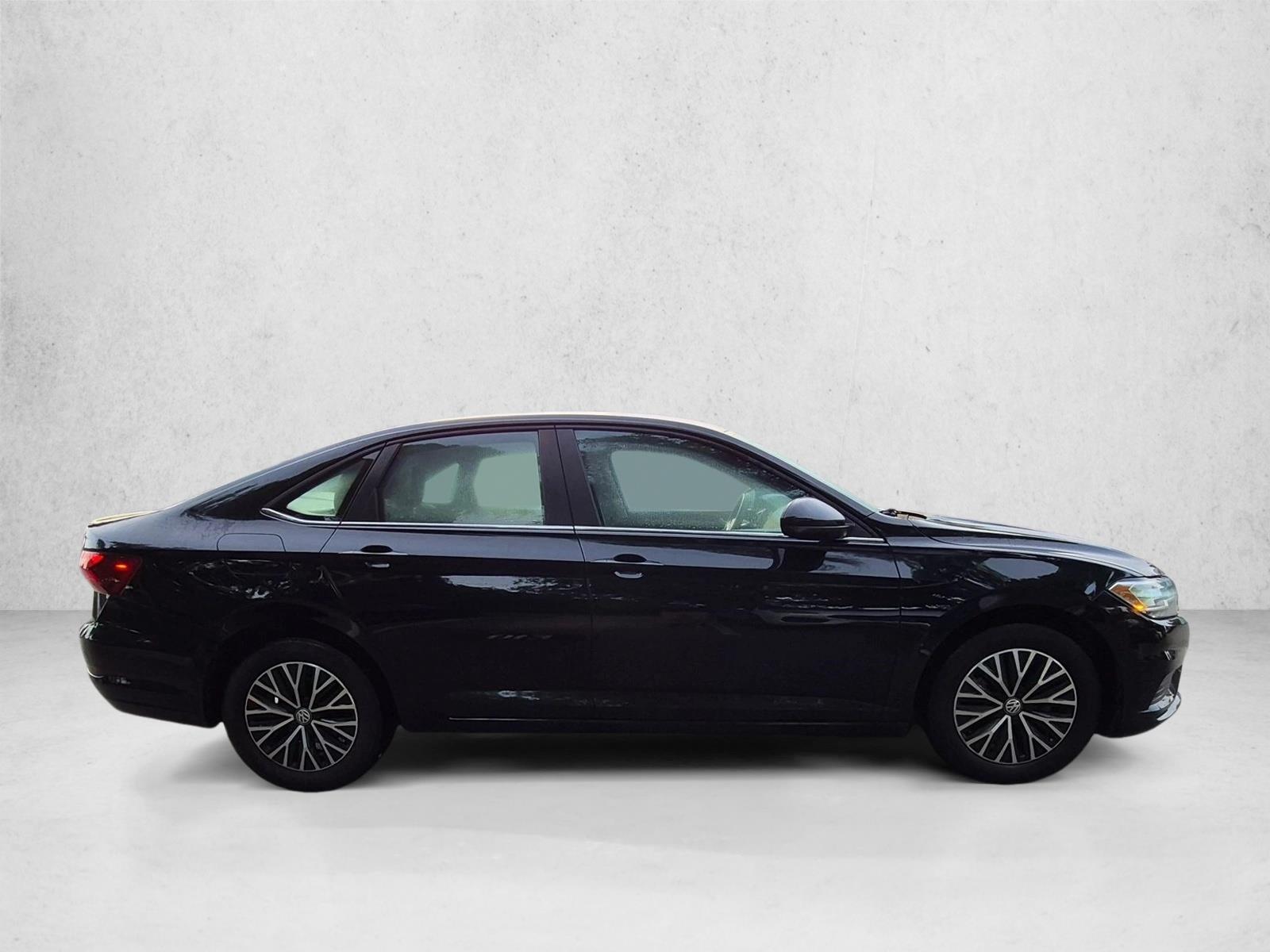 Used 2021 Black Volkswagen S image 4