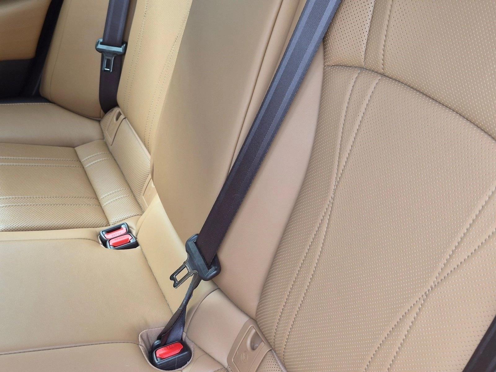 Used 2019 Matador Red Mica Lexus ES 300h Luxury image 15