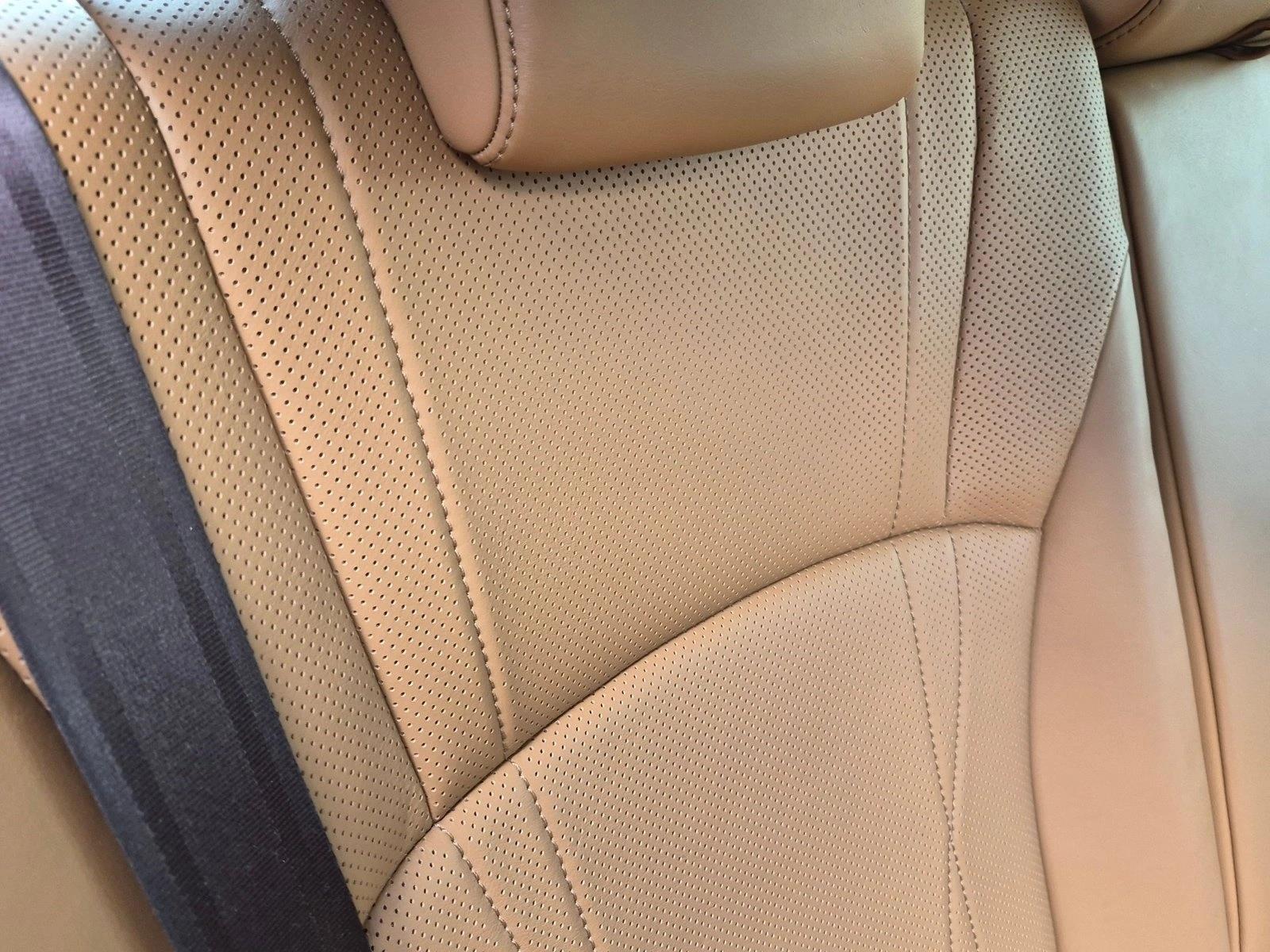 Used 2019 Matador Red Mica Lexus ES 300h Luxury image 19