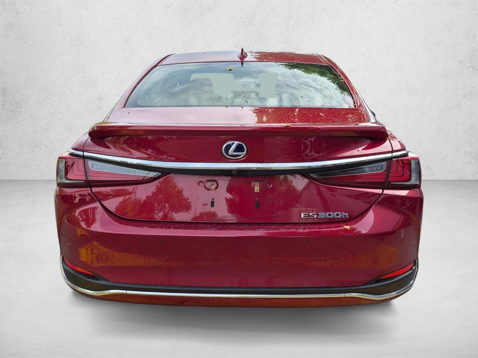 Used 2019 Matador Red Mica Lexus ES 300h Luxury image 6