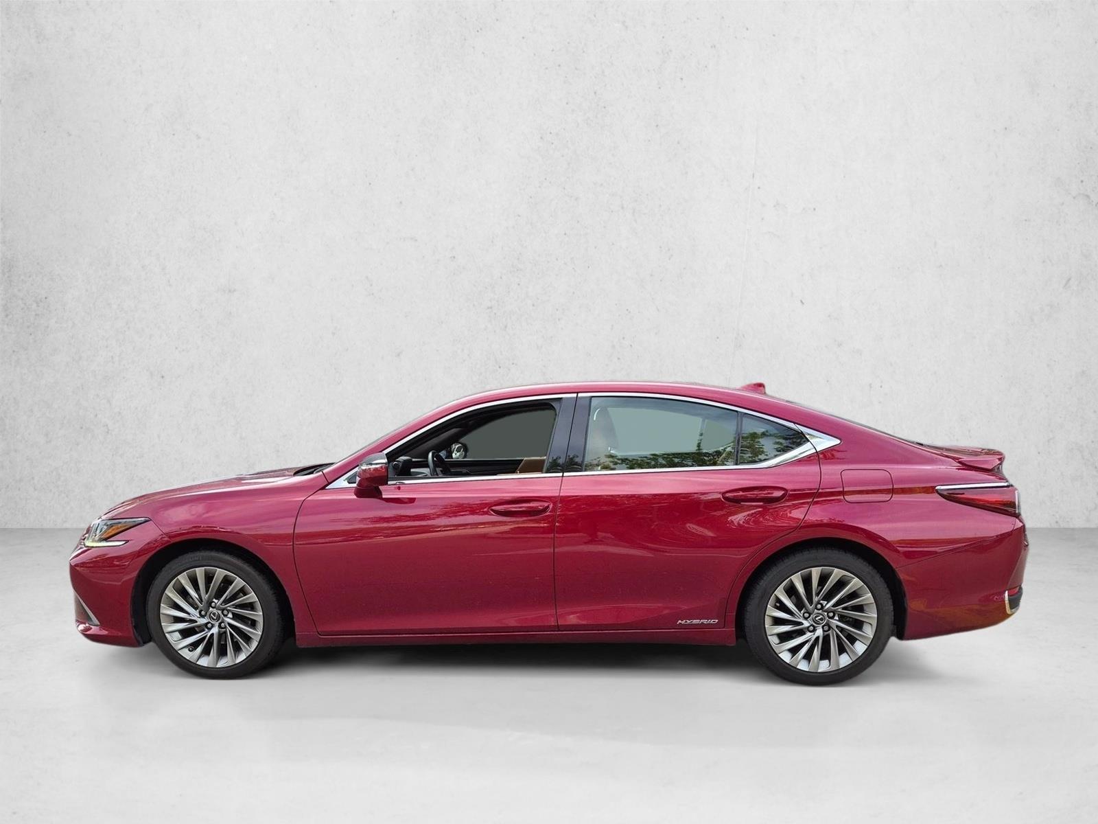 Used 2019 Matador Red Mica Lexus ES 300h Luxury image 8