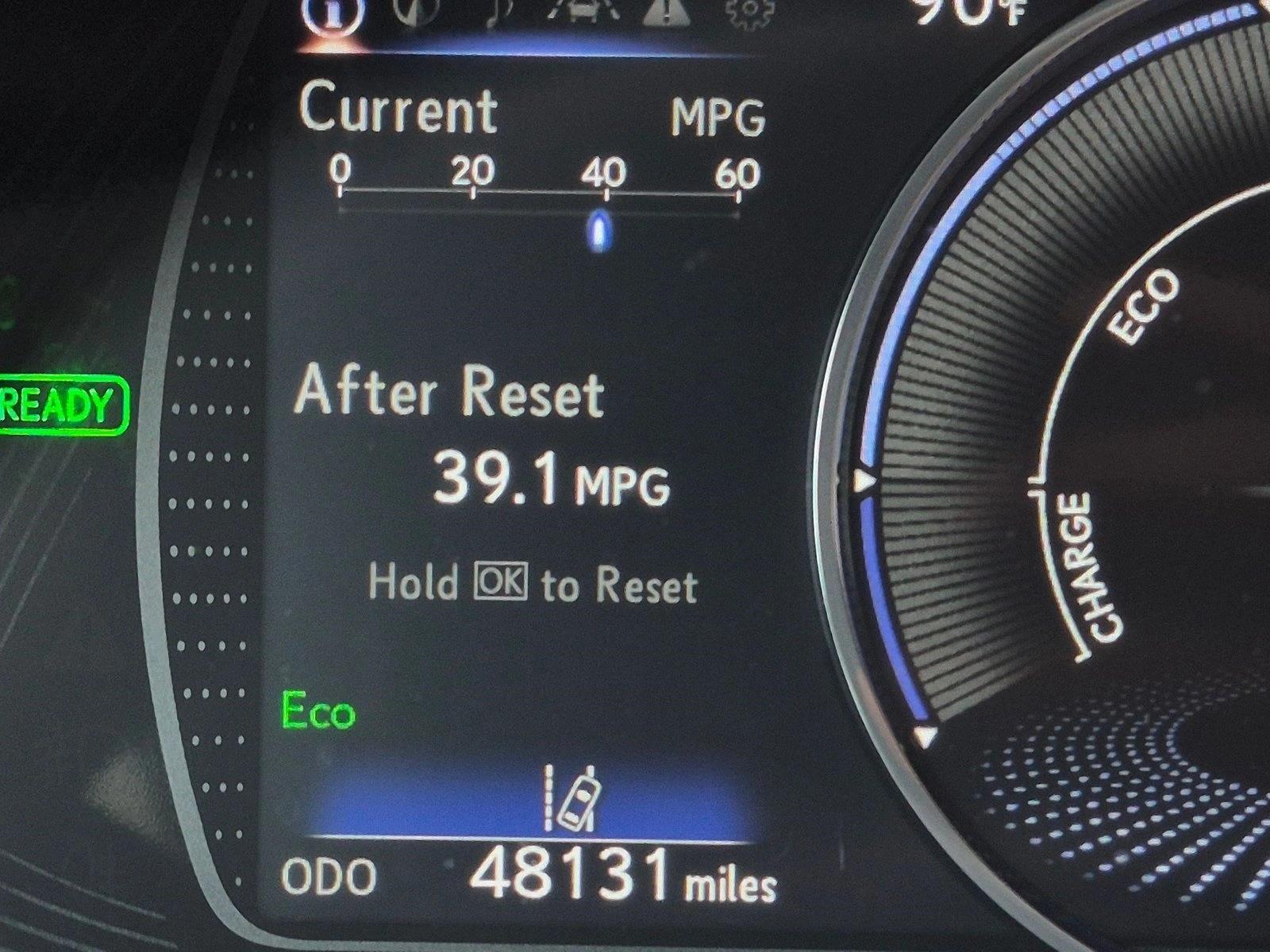 Used 2019 Matador Red Mica Lexus ES 300h Luxury image 9