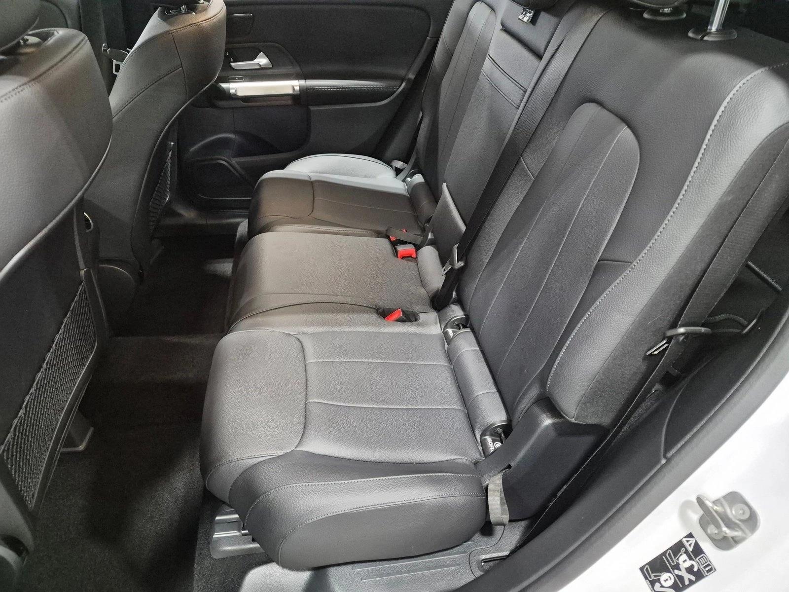 Used 2026 Polar White Mercedes-Benz GLB 250 image 19