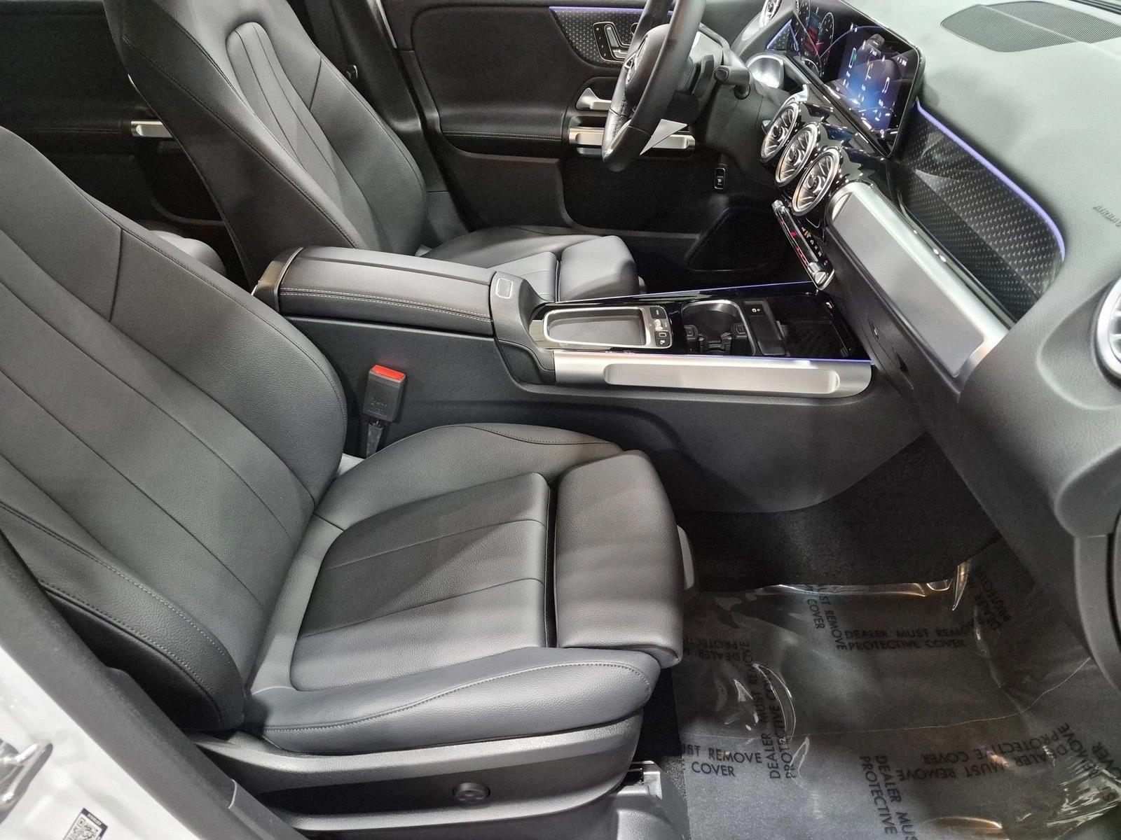 Used 2026 Polar White Mercedes-Benz GLB 250 image 21