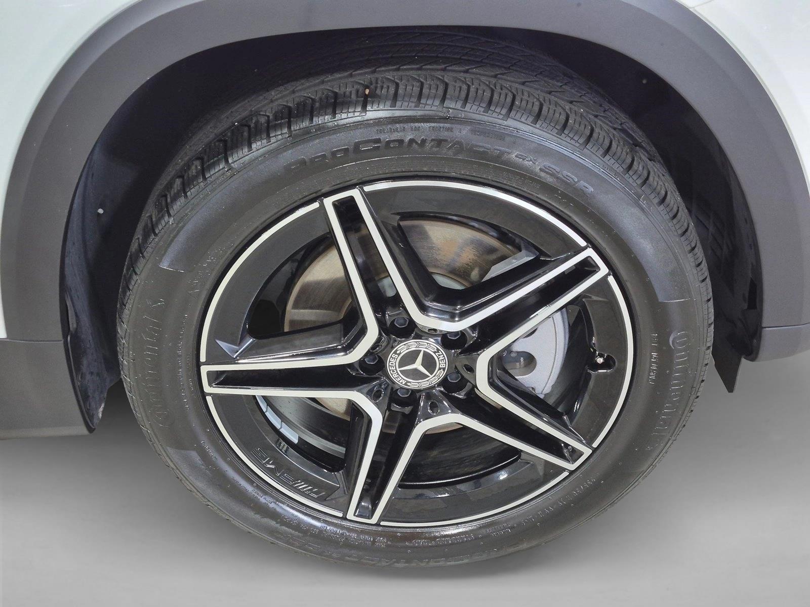 Used 2026 Polar White Mercedes-Benz GLB 250 image 24
