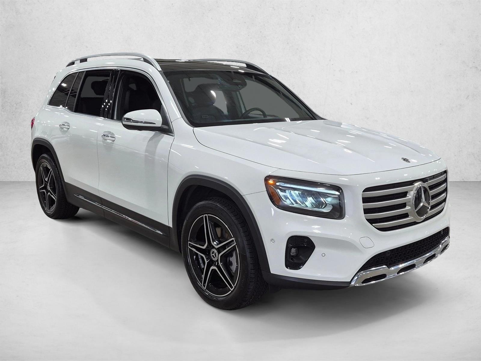 Used 2026 Polar White Mercedes-Benz GLB 250 image 3