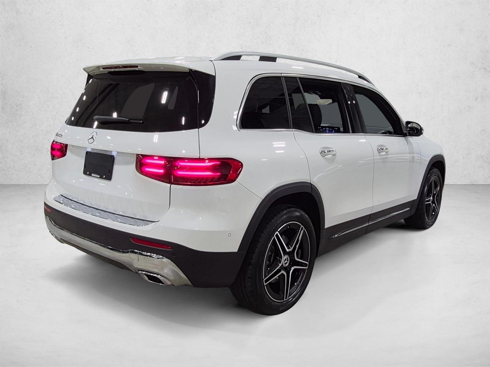 Used 2026 Polar White Mercedes-Benz GLB 250 image 5