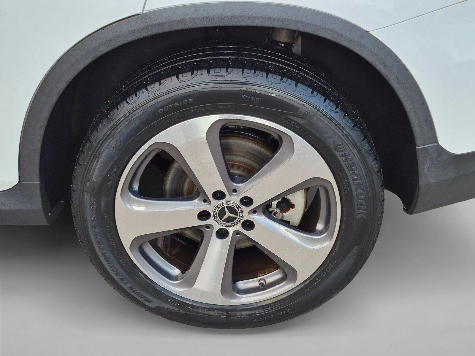 Used 2019 Polar White Mercedes-Benz GLC 300 image 27