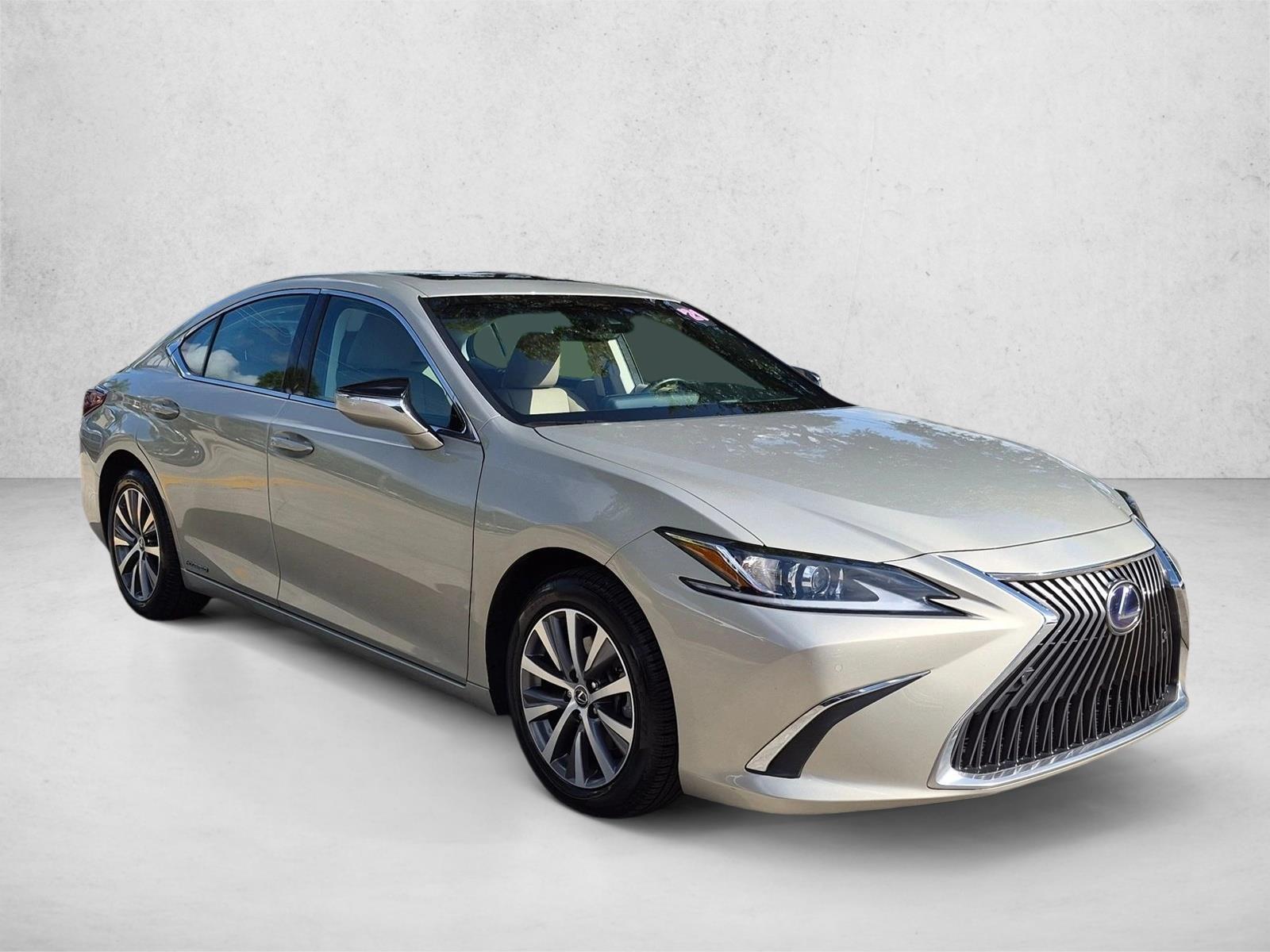 Used 2021 Moonbeam Beige Metallic Lexus ES 300h image 3