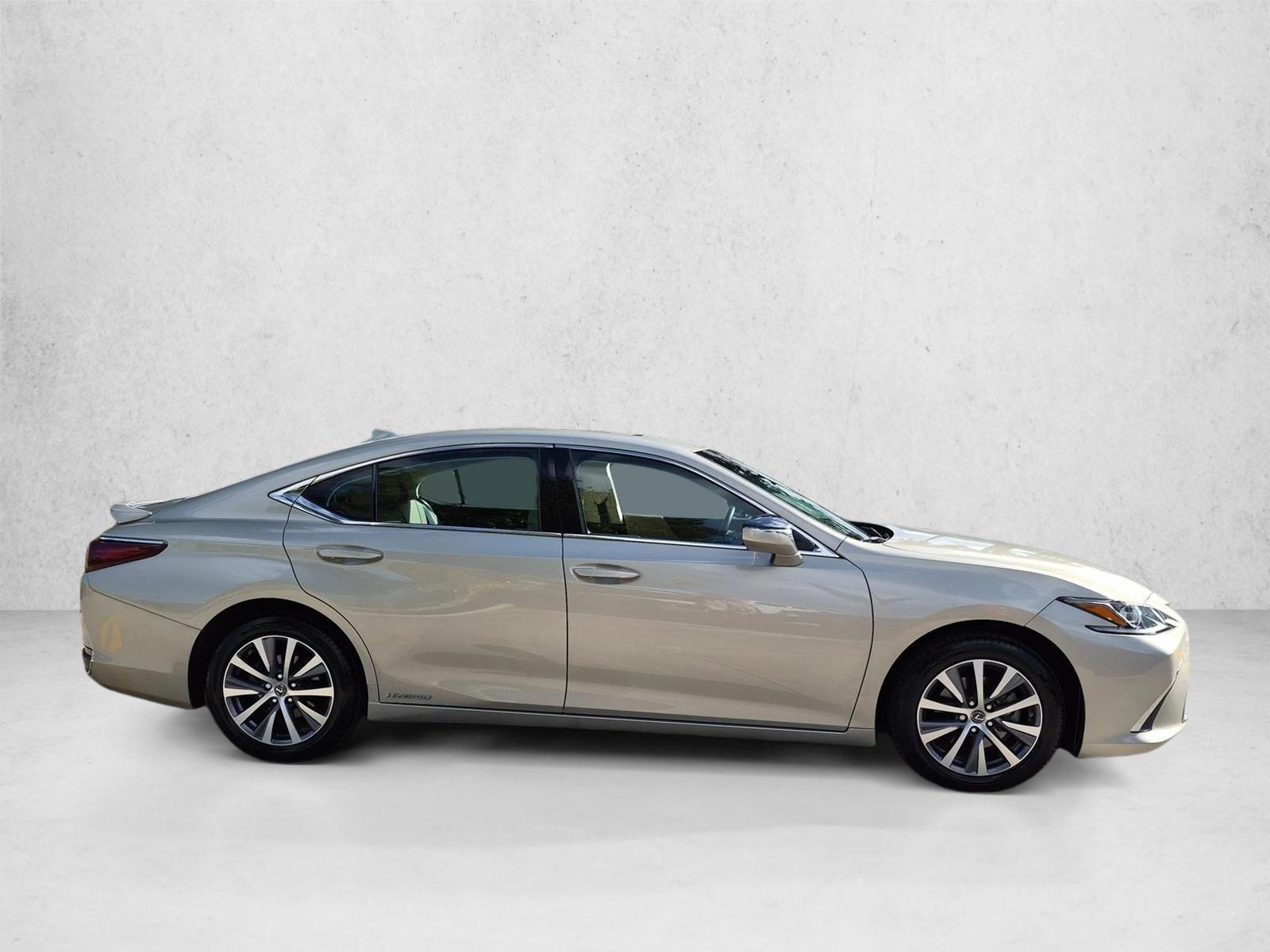 Used 2021 Moonbeam Beige Metallic Lexus ES 300h image 4