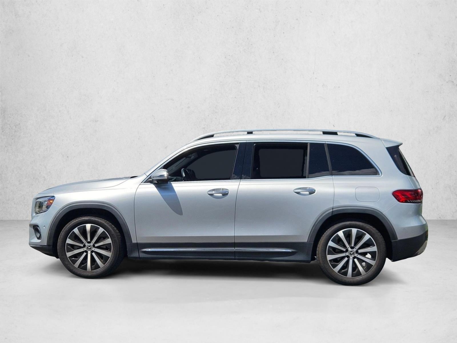 Thumbnail: 2020 Mercedes-Benz GLB - 2