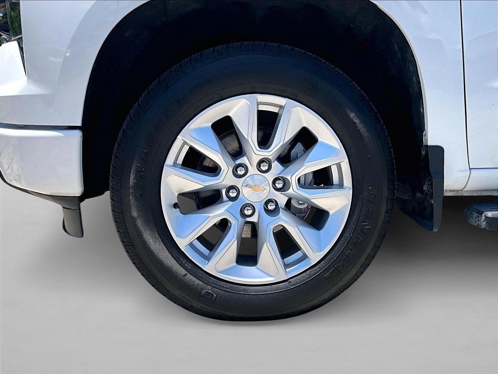 Used 2026 Summit White Chevrolet Custom image 10