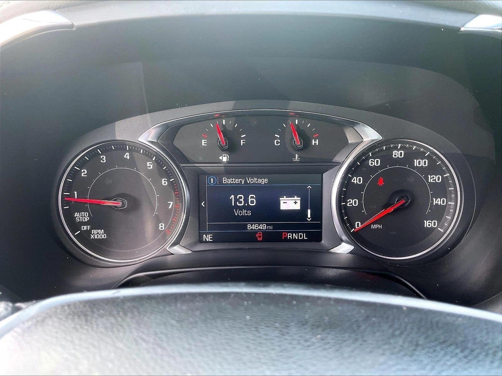 Used 2022 Silver Ice Metallic Chevrolet LT image 19