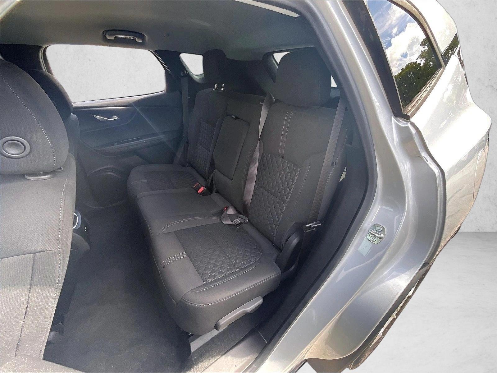 Used 2022 Silver Ice Metallic Chevrolet LT image 25