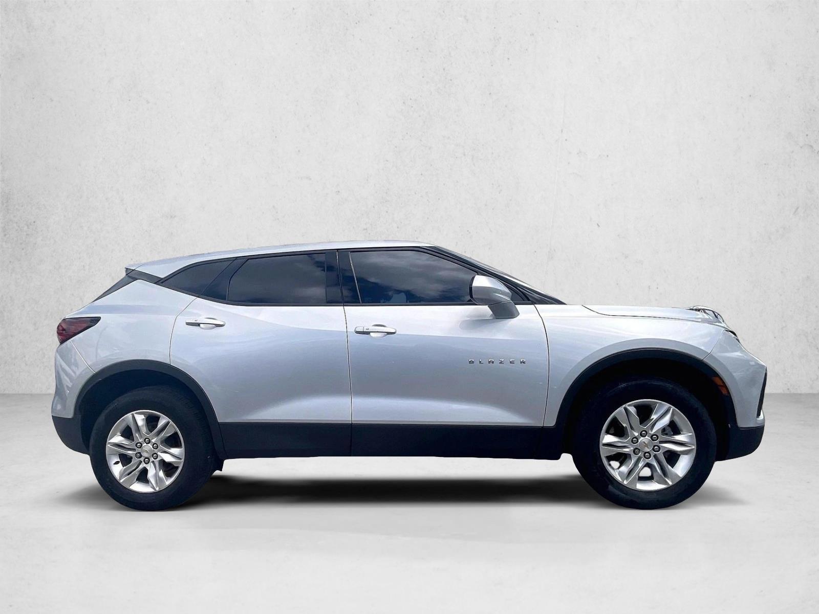 Used 2022 Silver Ice Metallic Chevrolet LT image 3