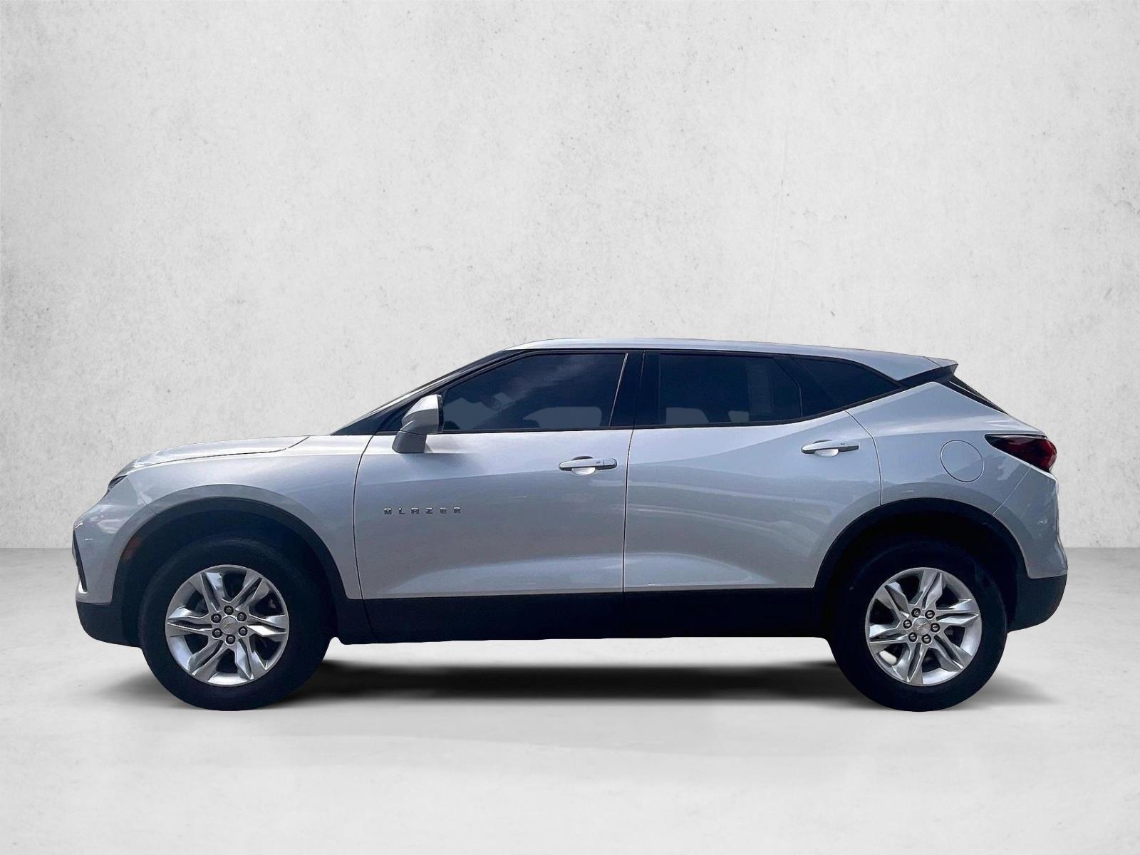 Used 2022 Silver Ice Metallic Chevrolet LT image 4