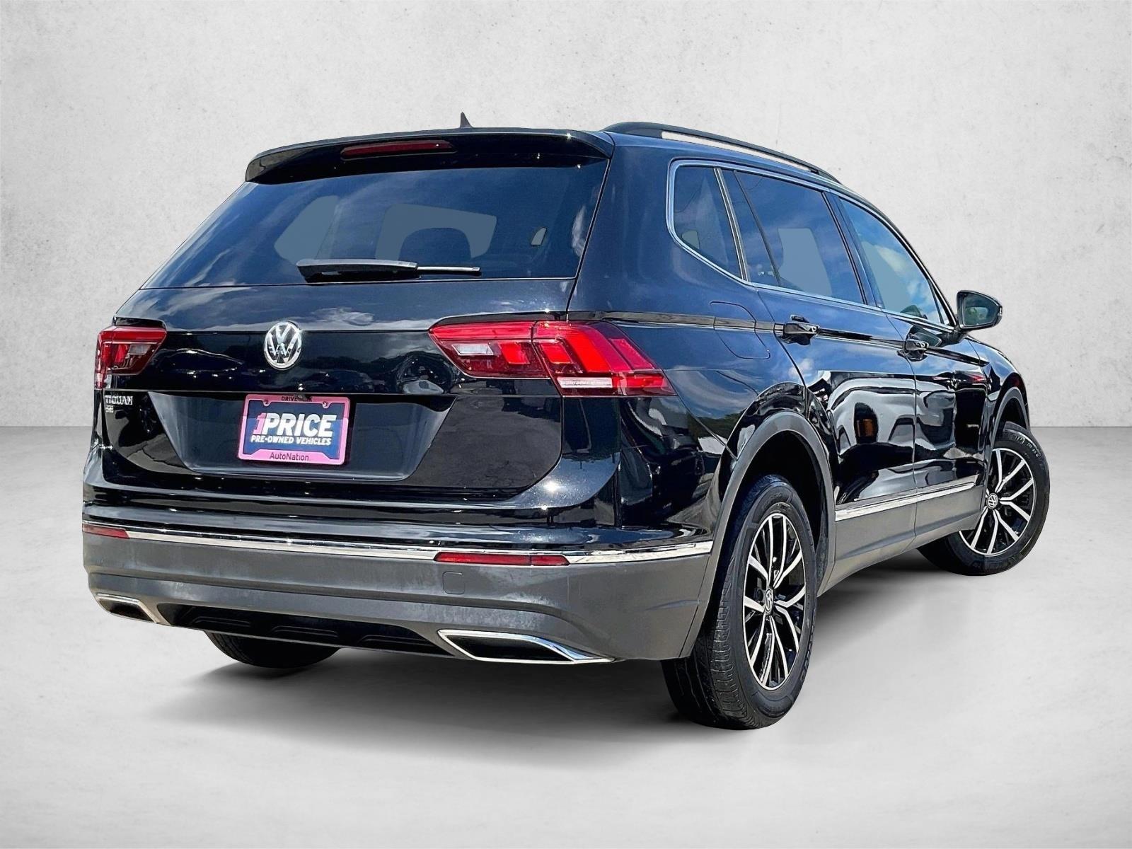 Used 2021 Deep Black Pearl Volkswagen SE image 2