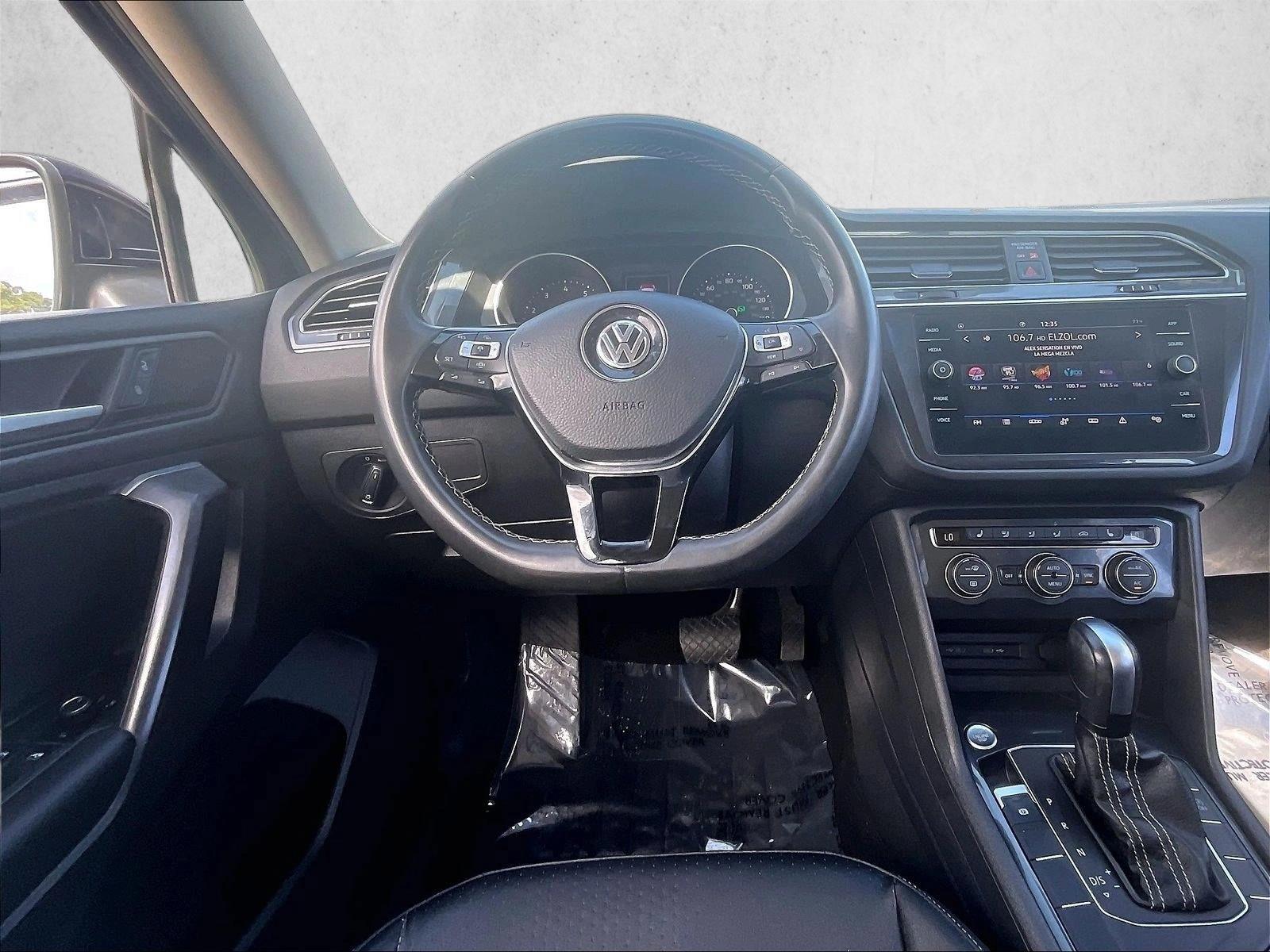 Used 2021 Deep Black Pearl Volkswagen SE image 7