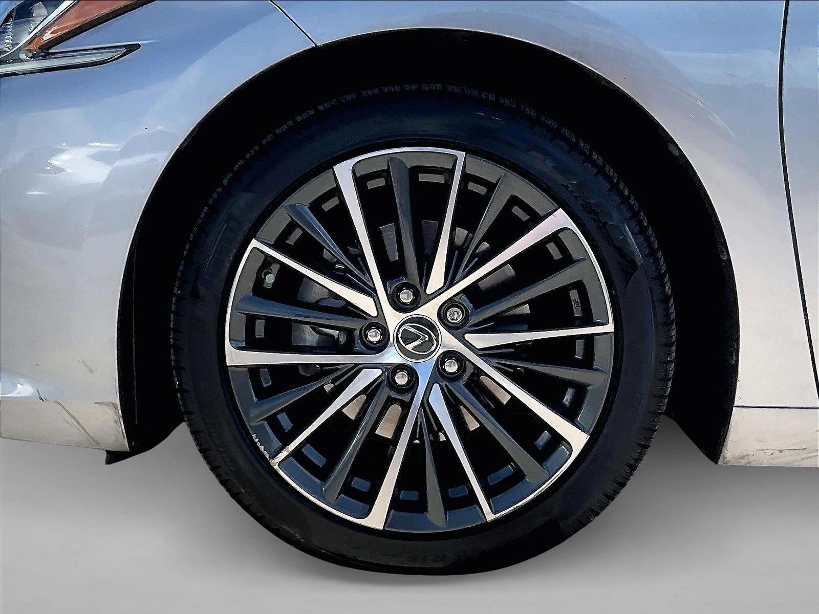 Used 2023 Iridium Lexus ES 350 image 10