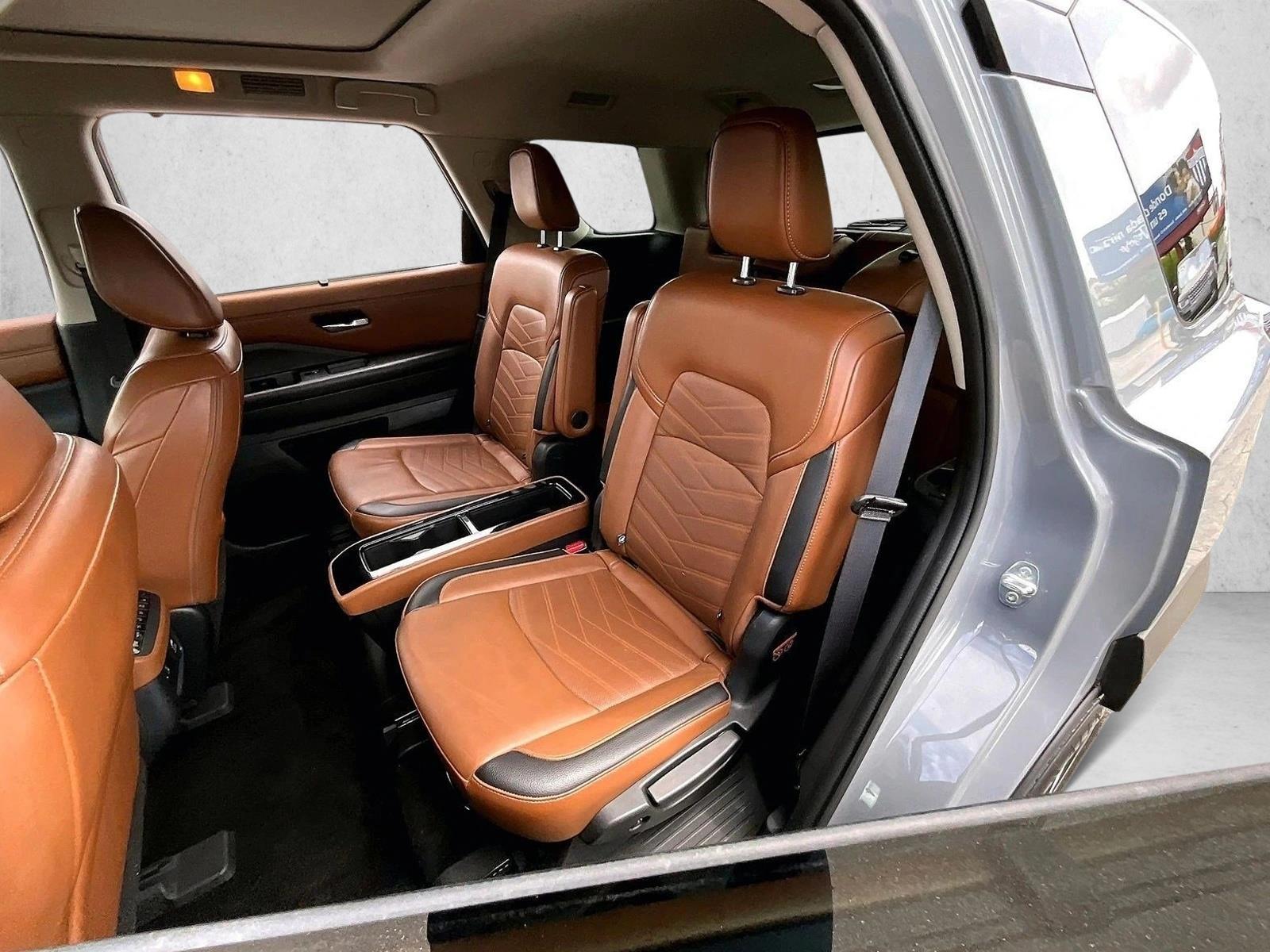 Used 2024 Boulder Gray Pearl Nissan Platinum image 28