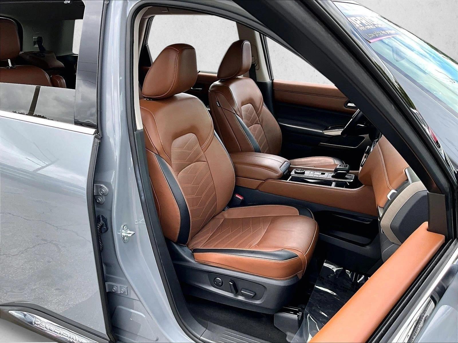 Used 2024 Boulder Gray Pearl Nissan Platinum image 9