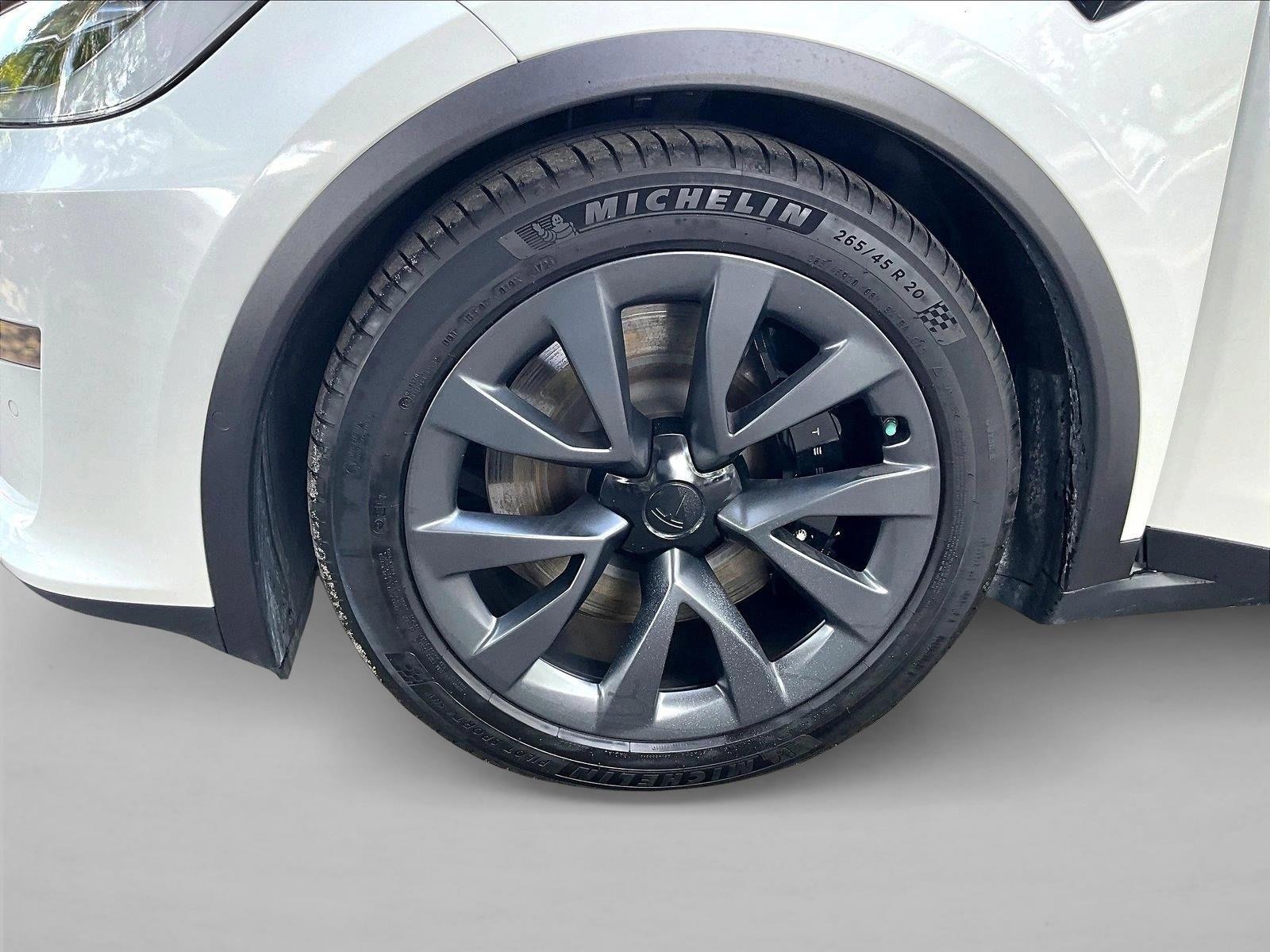 Used 2023 White Tesla Standard Range image 10