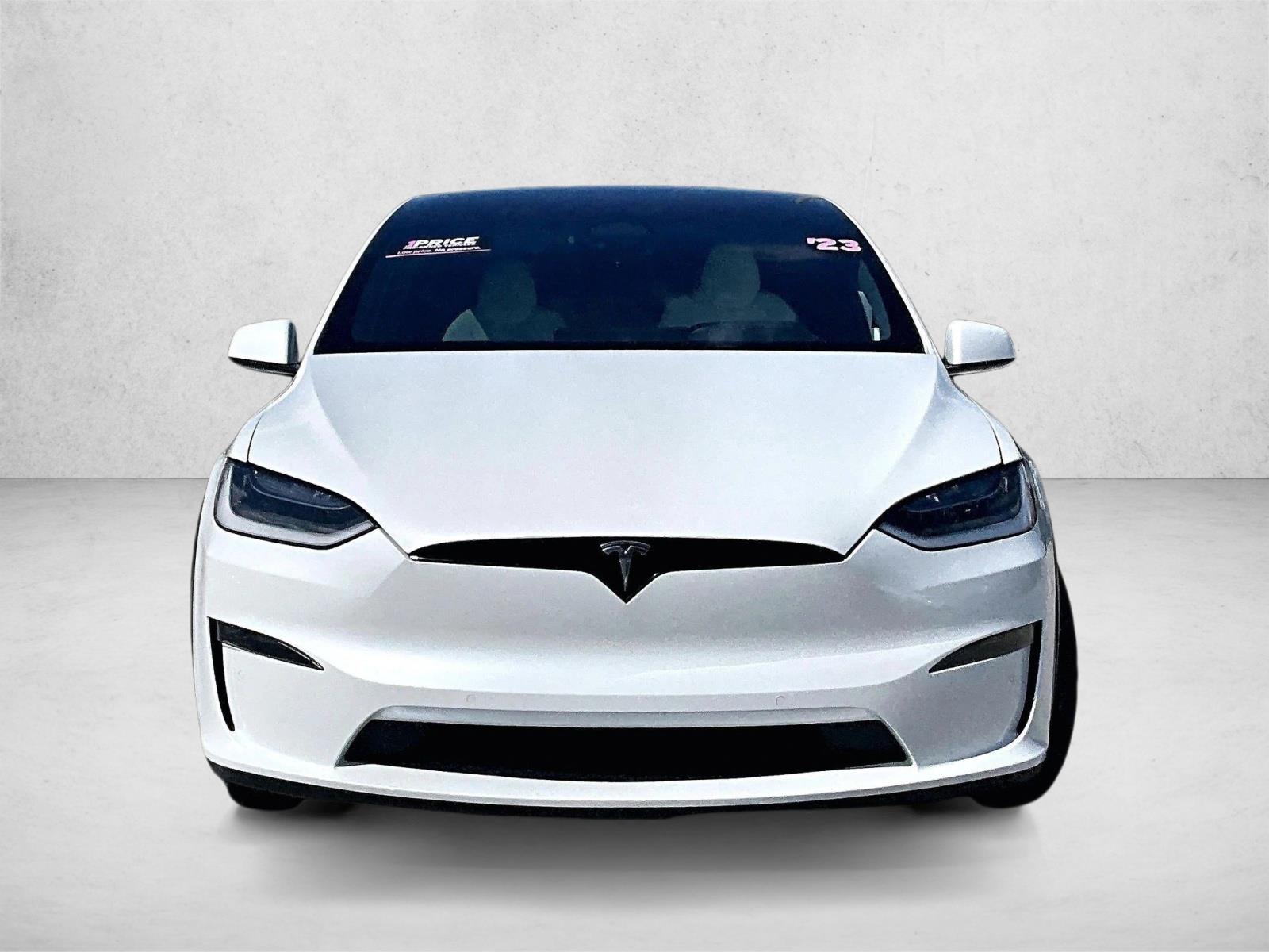 Used 2023 White Tesla Standard Range image 3