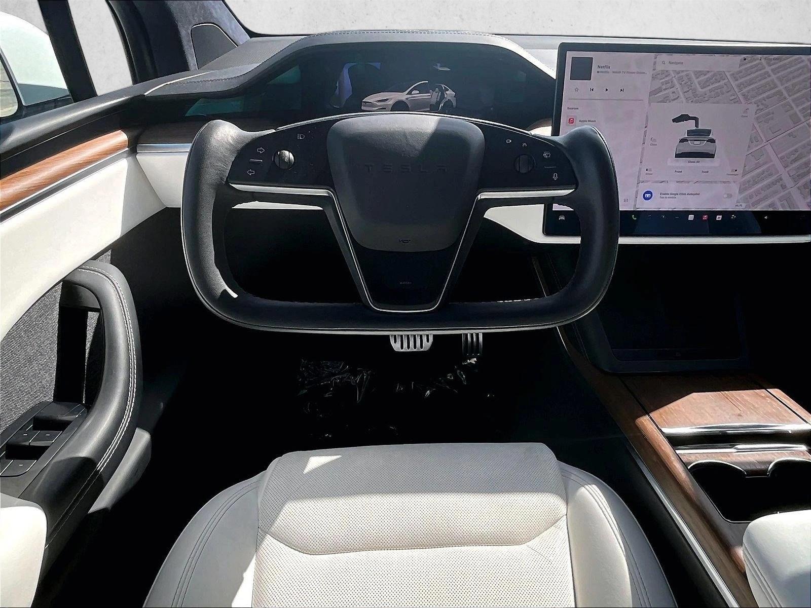 Used 2023 White Tesla Standard Range image 7