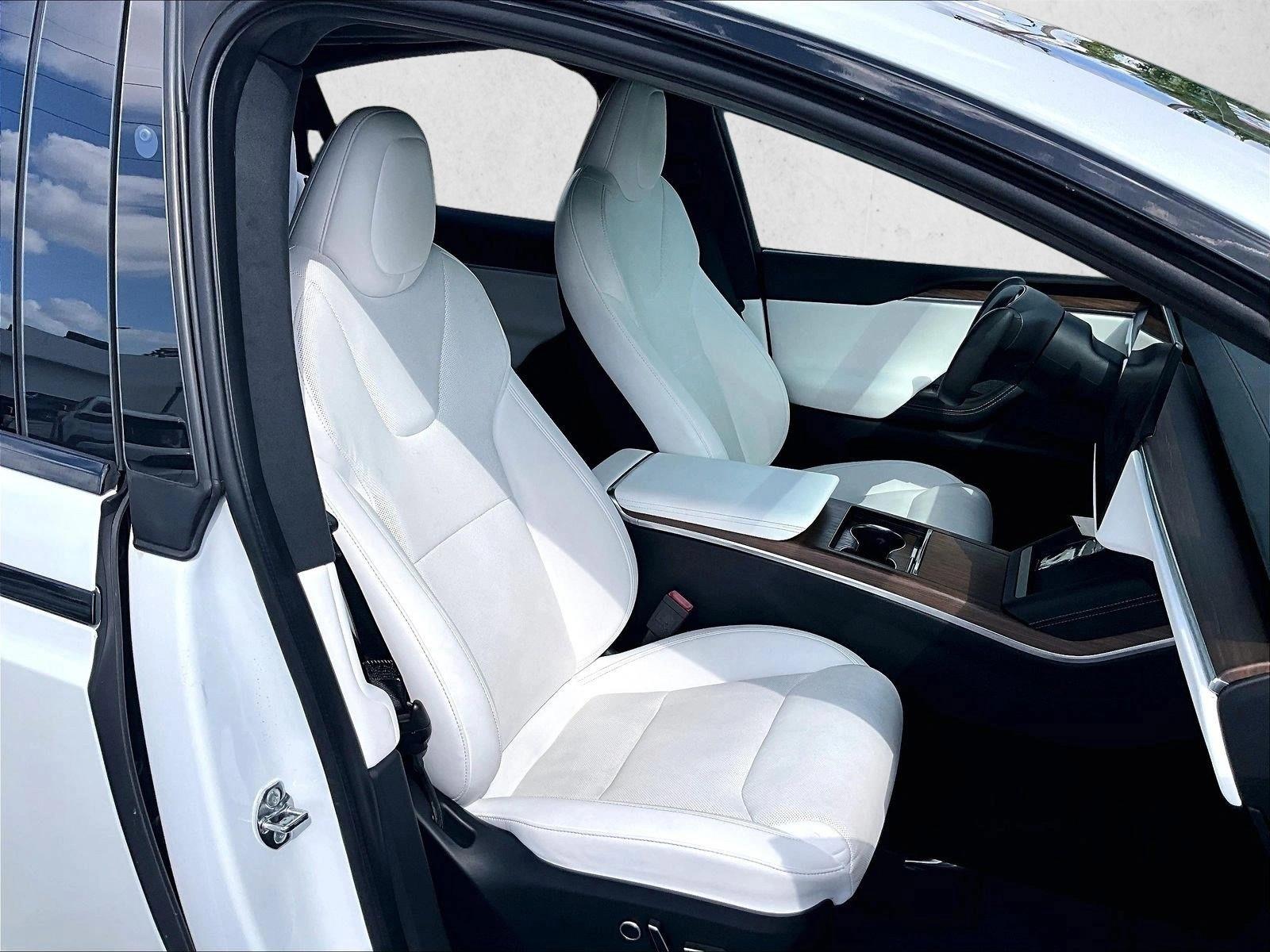 Used 2023 White Tesla Standard Range image 9