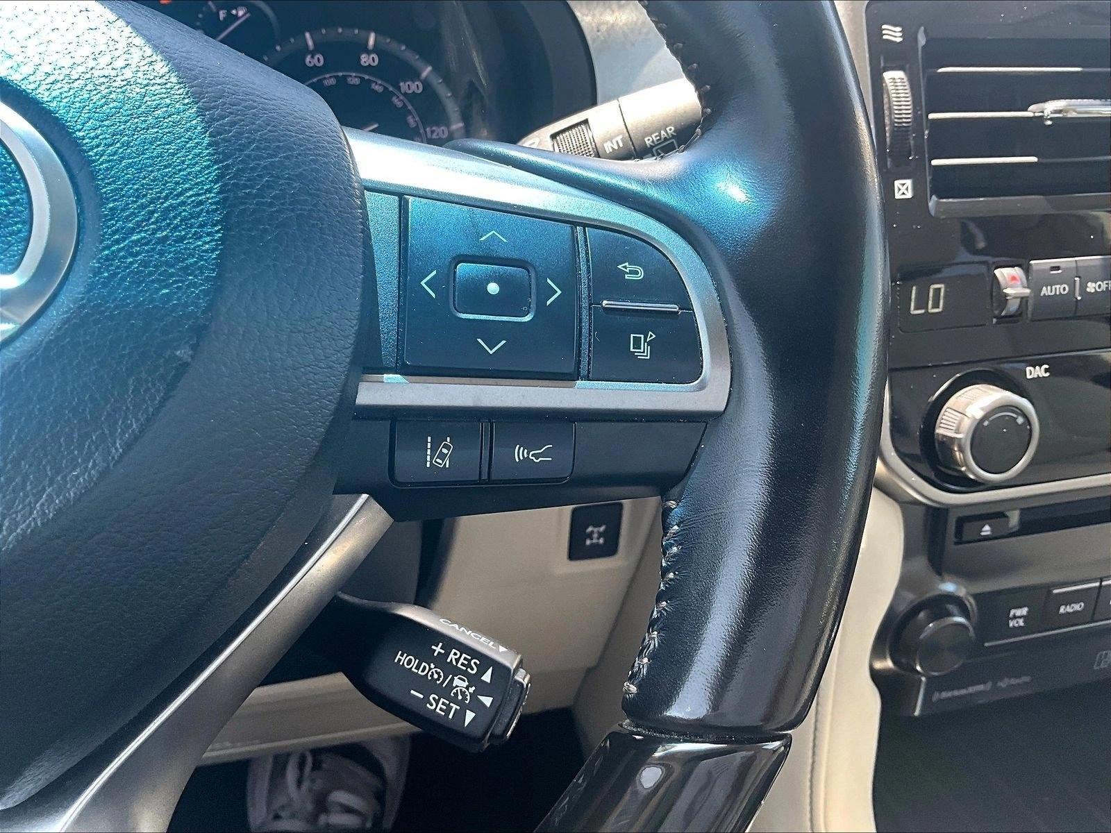 Used 2023 Eminent White Pearl Lexus GX 460 Premium image 21