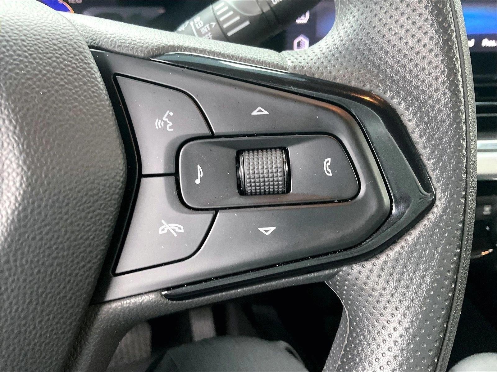 Used 2025 Mosaic Black Metallic Chevrolet LT image 21