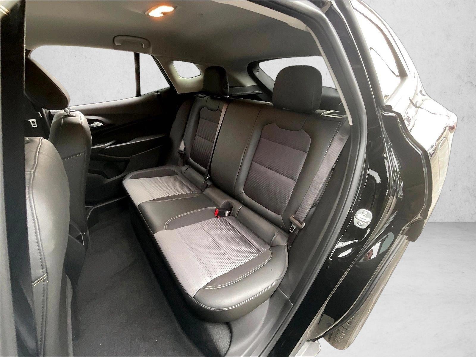 Used 2025 Mosaic Black Metallic Chevrolet LT image 28